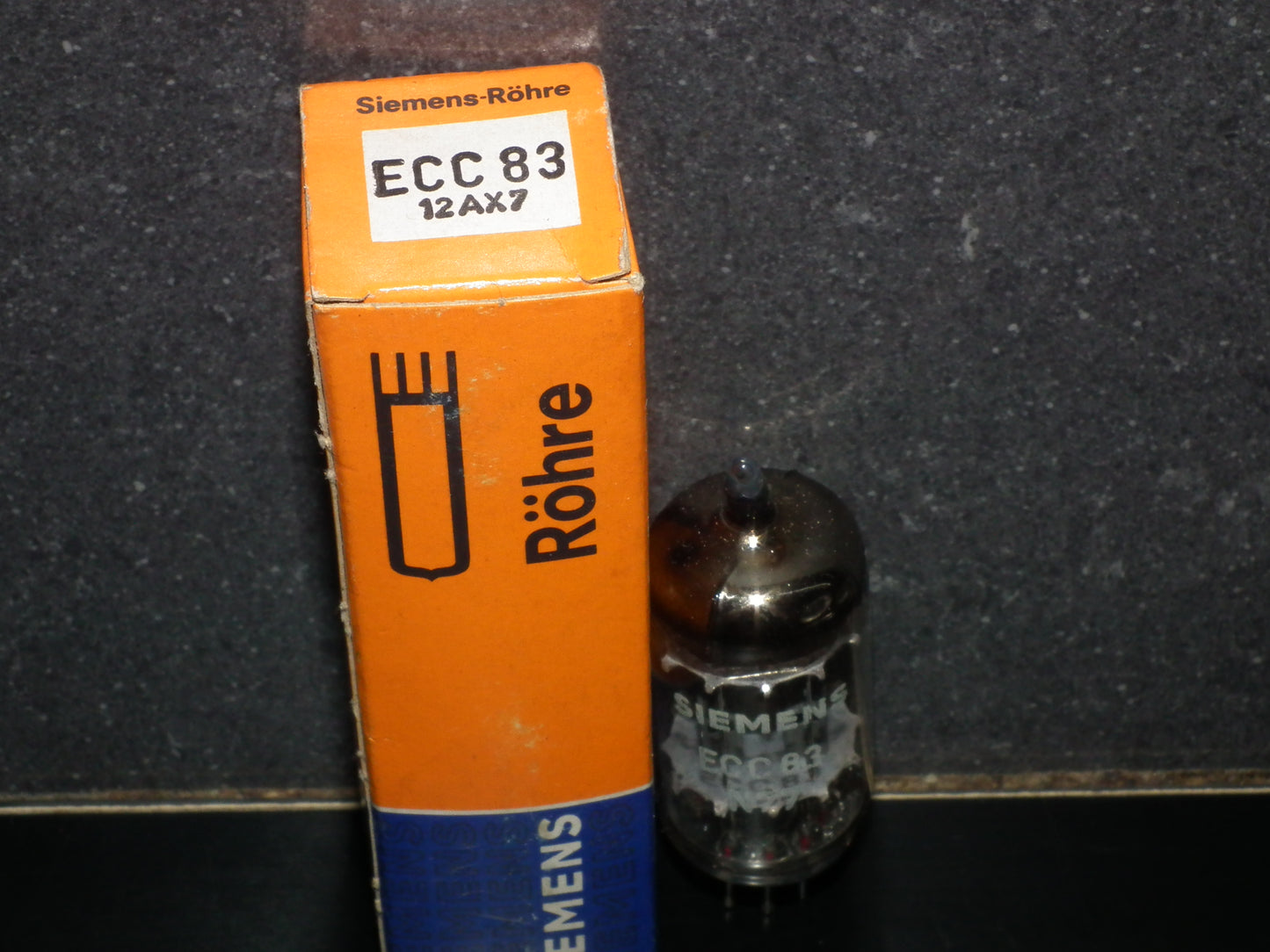 ECC83 12AX7 Siemens EI Telefunken Long Smooth Plates 17mm NOS NIB
