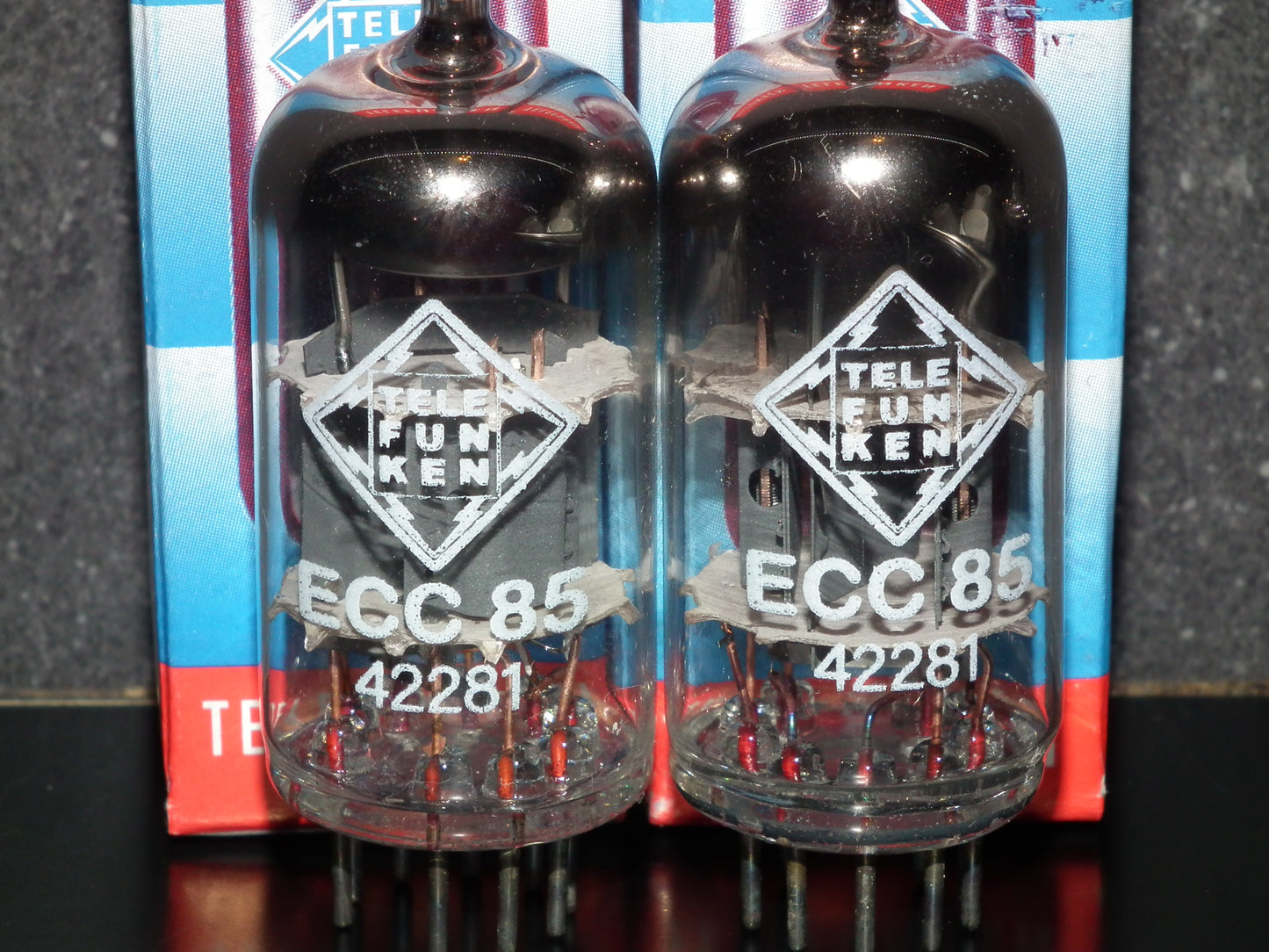 ECC85 6AQ8 Telefunken NOS