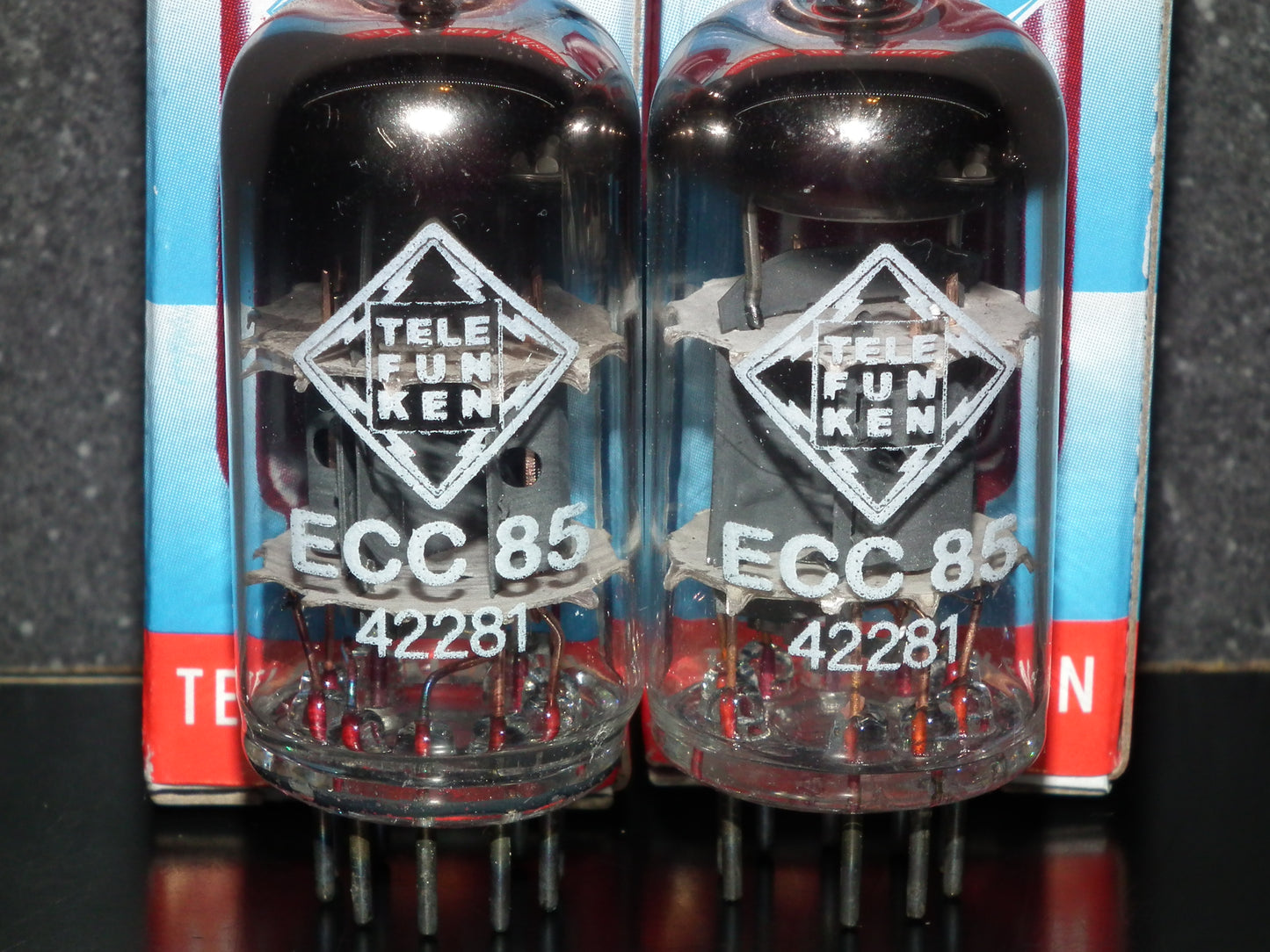 ECC85 6AQ8 Telefunken NOS