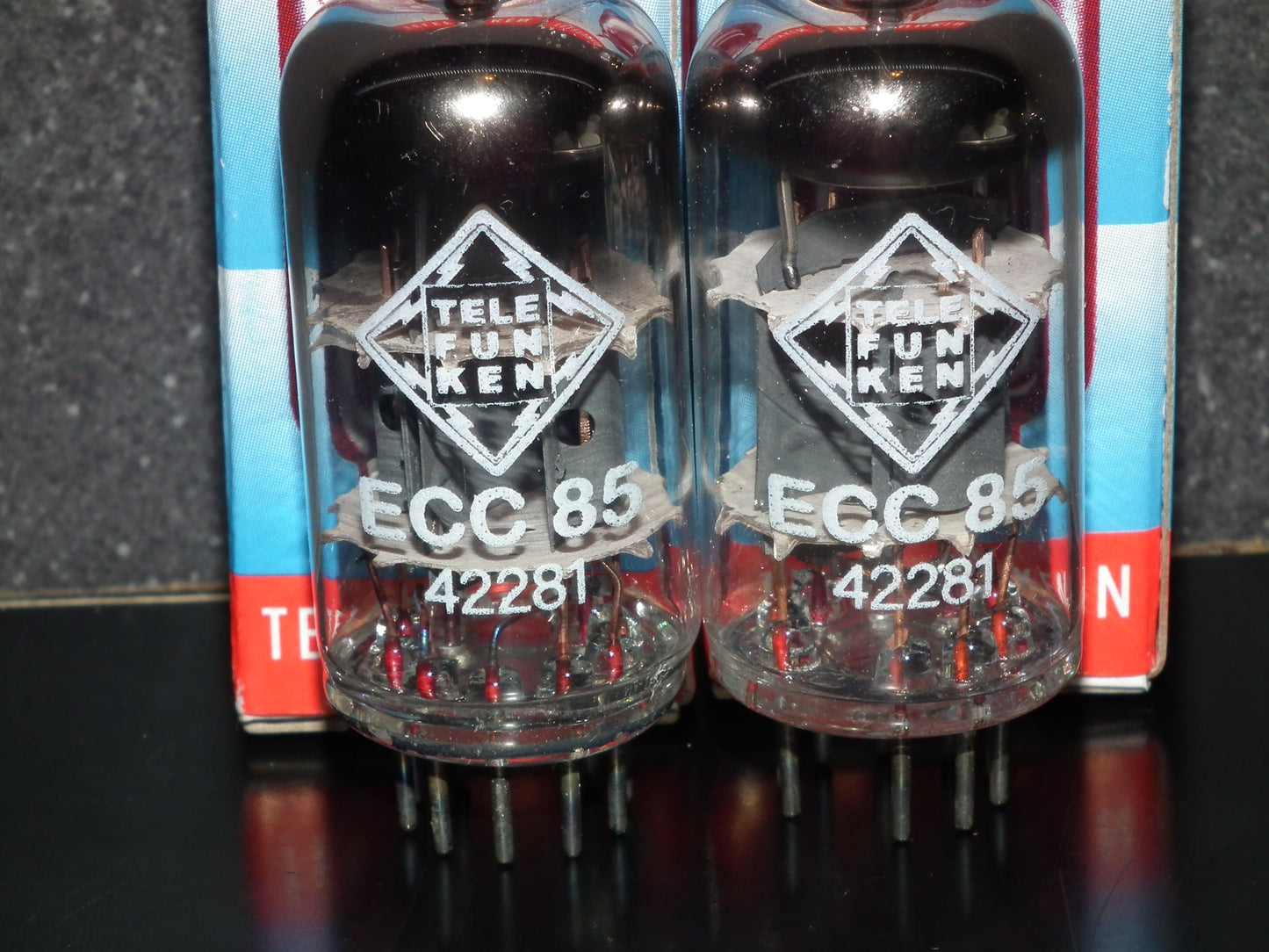ECC85 6AQ8 Telefunken NOS