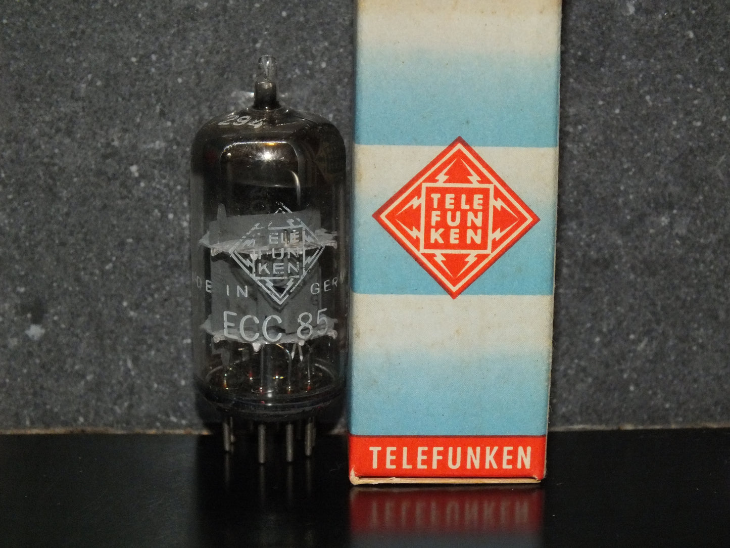 ECC85 6AQ8 Telefunken NOS NIB Diamond Bottom