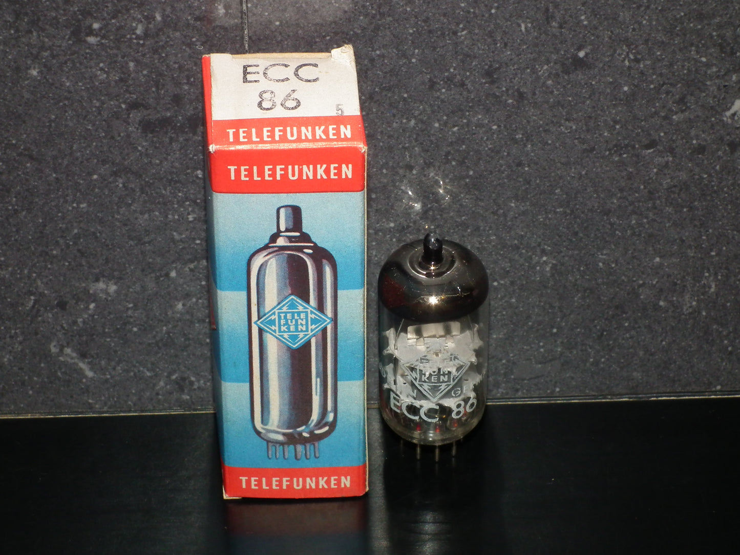 ECC86 Telefunken 6GM8 NOS NIB