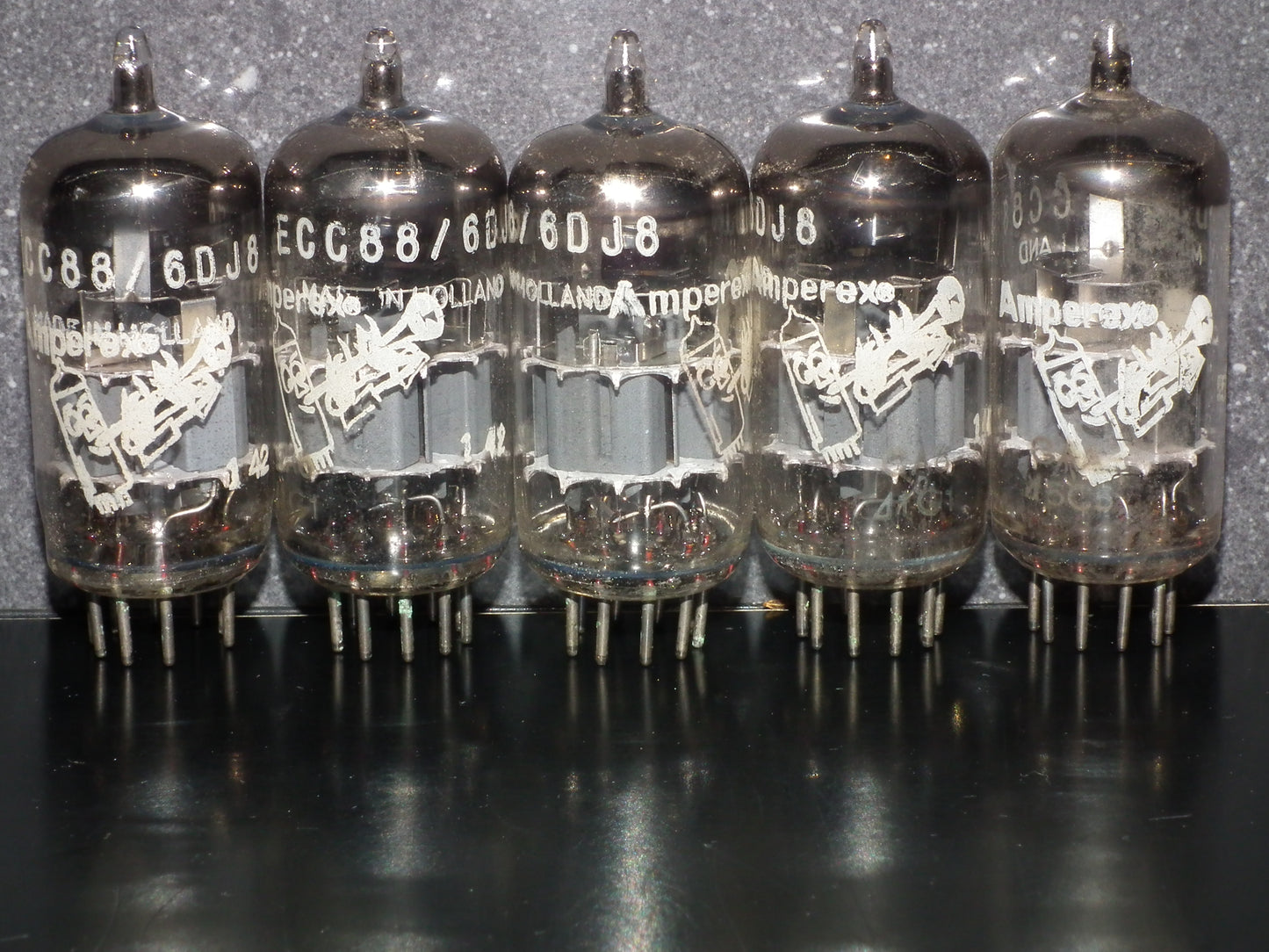 6DJ8 ECC88 Amperex Bugle Boy Holland Tested NOS Dual Stage Getter