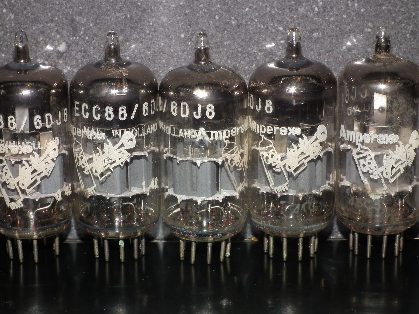 6DJ8 ECC88 Amperex Bugle Boy Holland Tested NOS Dual Stage Getter