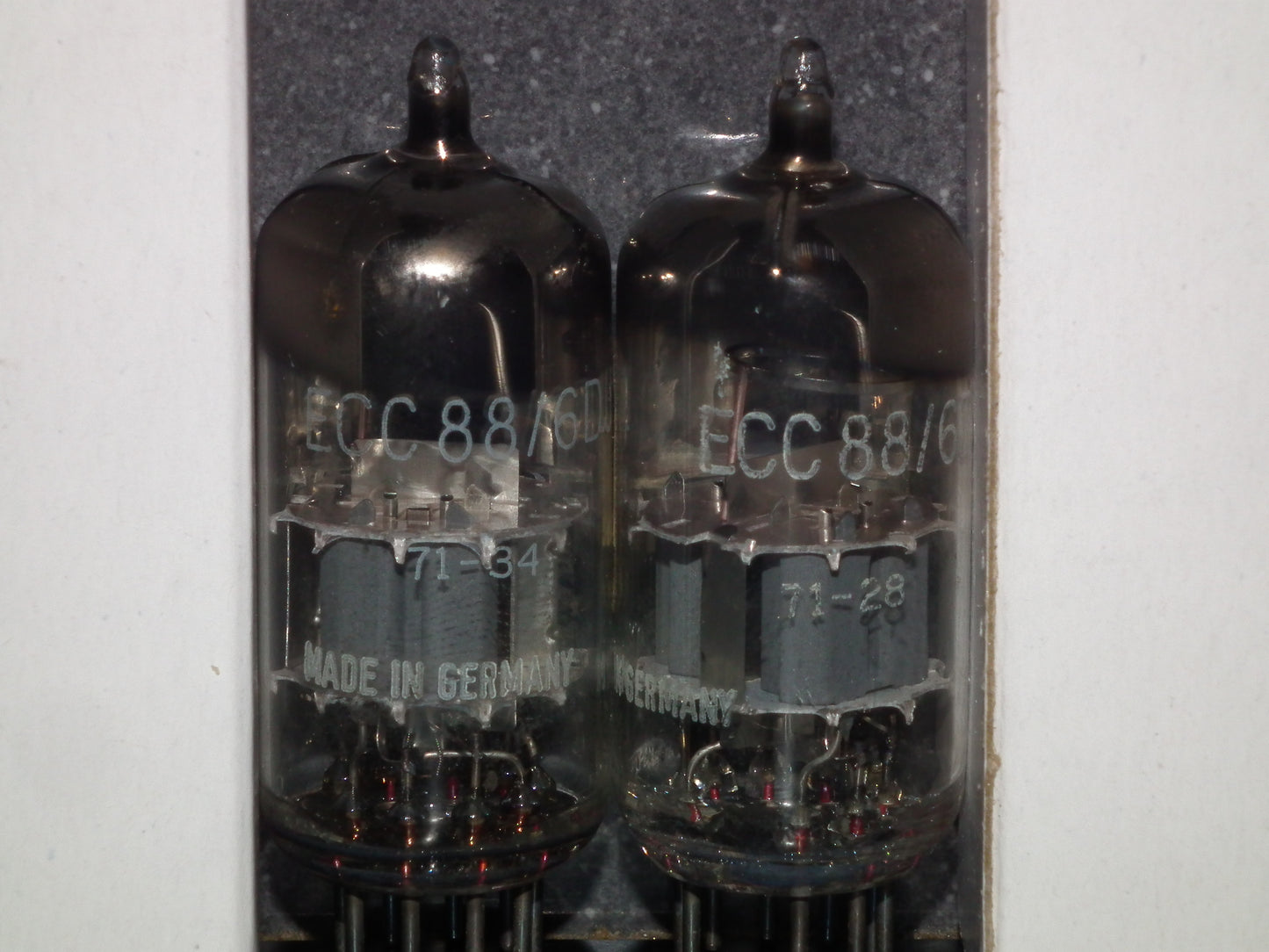 Matched pair ECC88 Siemens 6DJ8 DUAL STAGE GETTER 100%