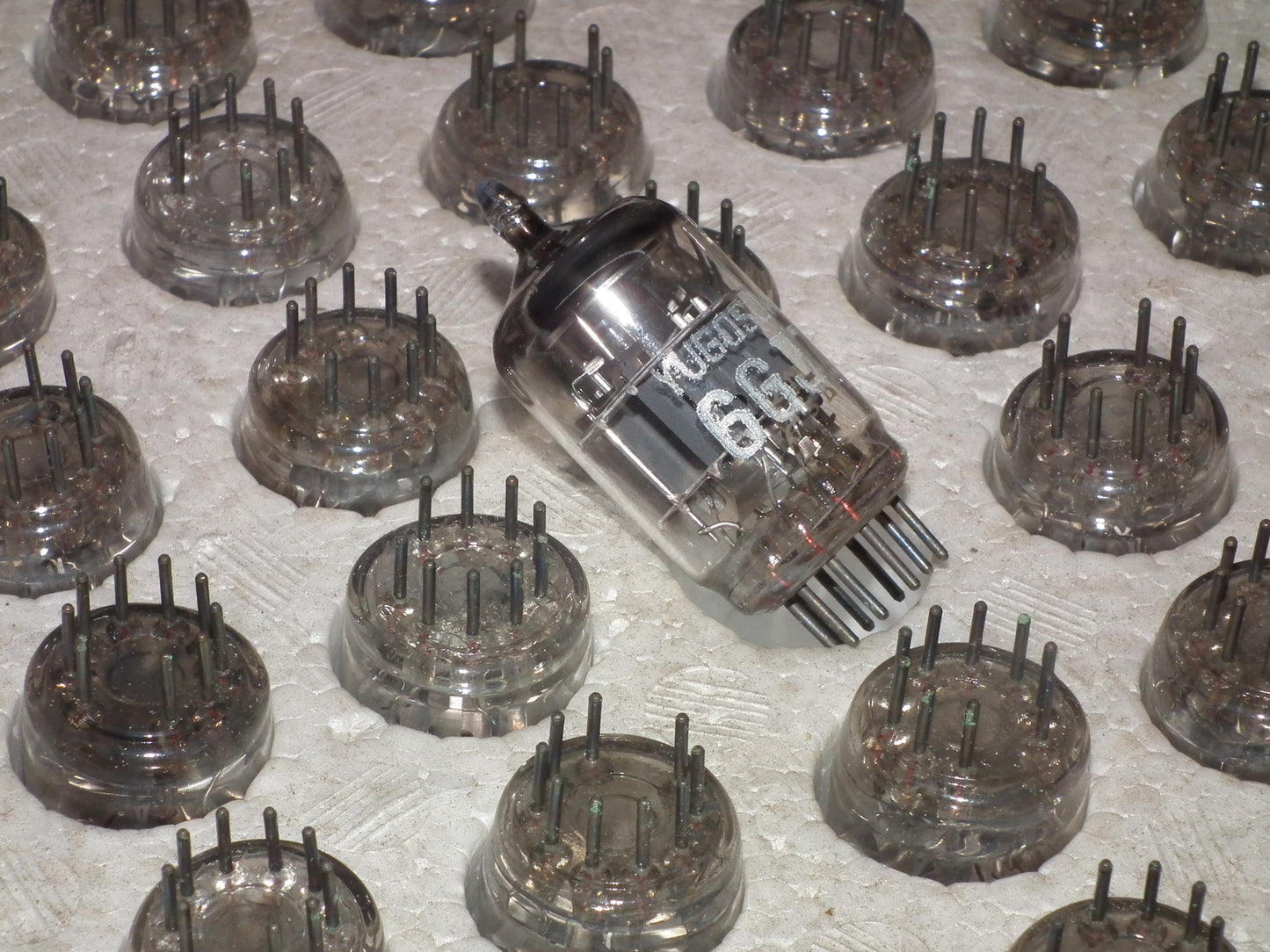 ECF801 6GJ7 EI Philips NOS lot 100 pcs