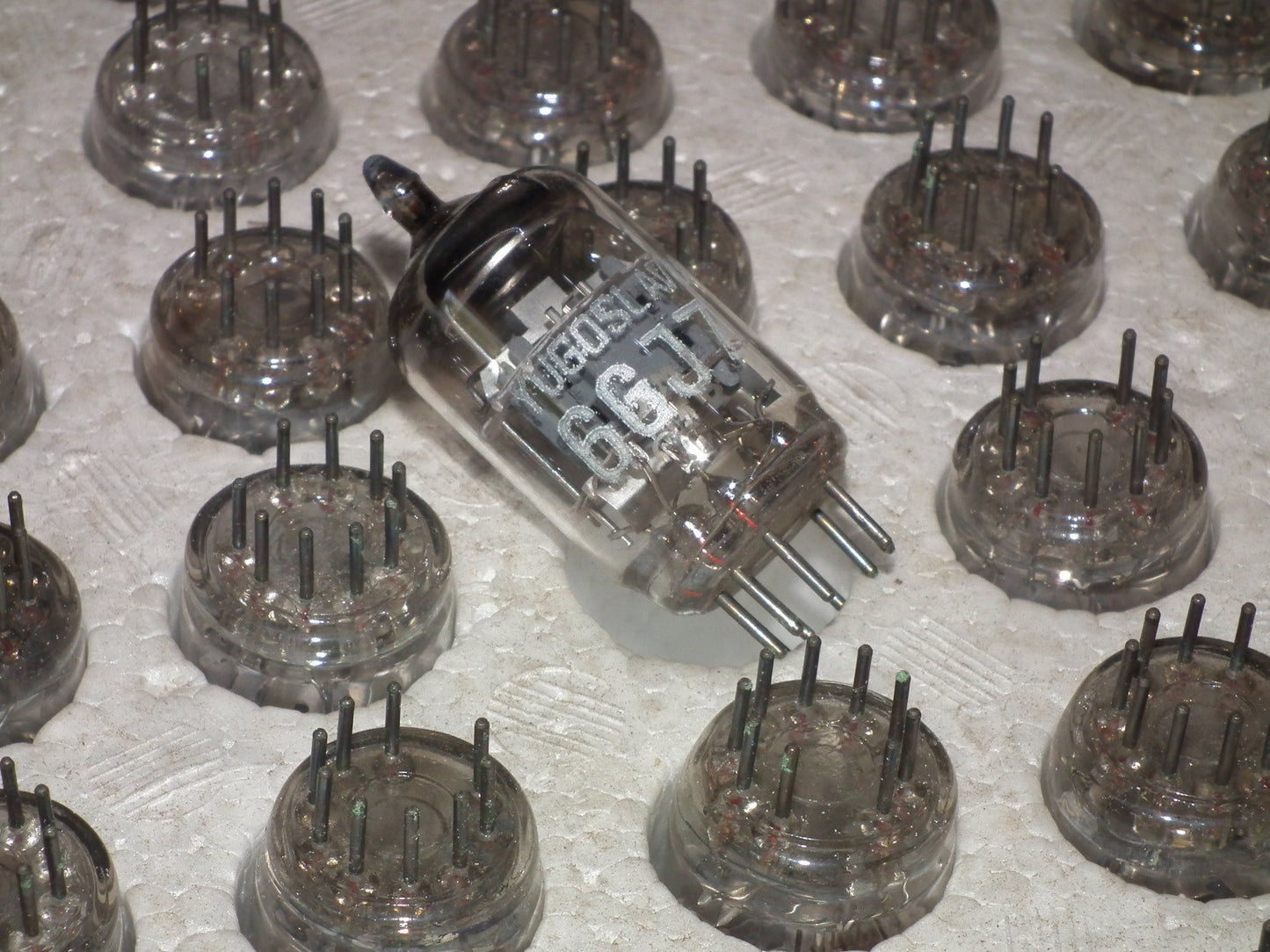 ECF801 6GJ7 EI Philips NOS lot 100 pcs