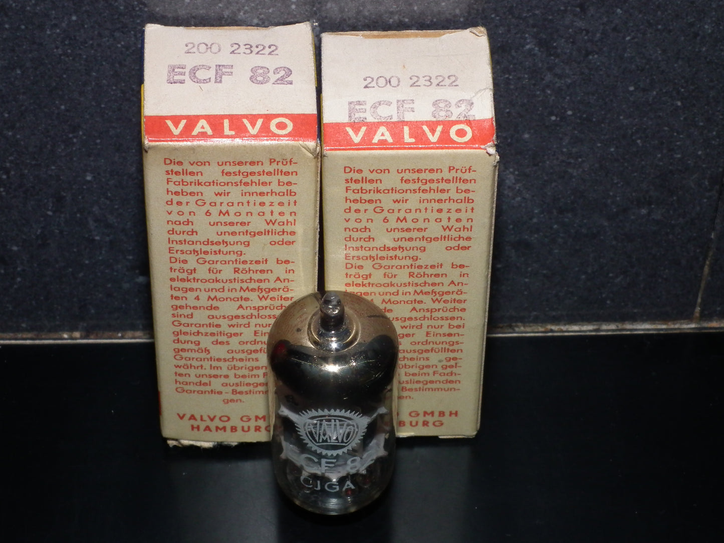 ECF82 Valvo 6GH8A 6U8 NOS