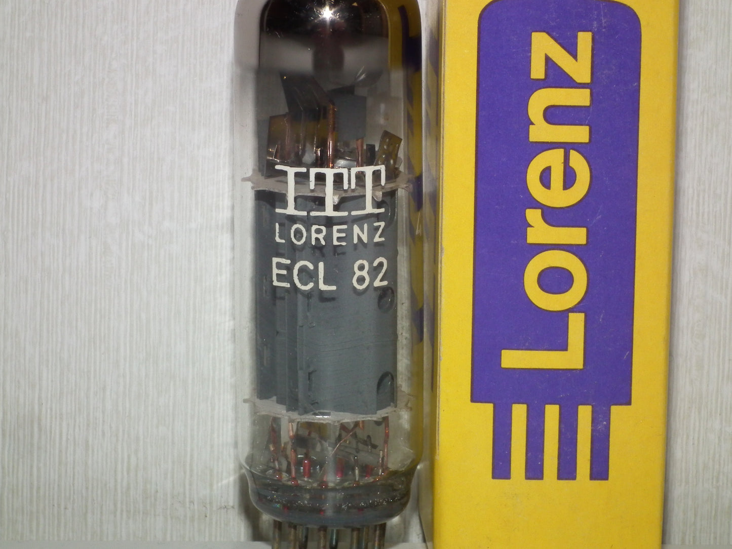 ECL82 6BM8 ITT Lorenz NOS NIB