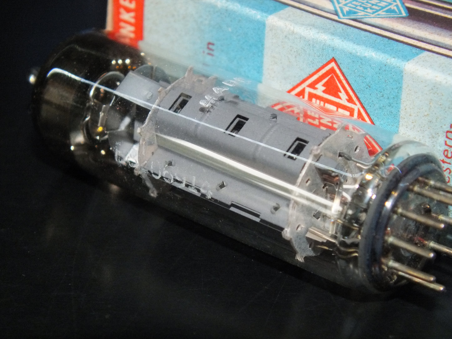 ECL82 Telefunken 6BM8 NOS NIB Diamond Bottom