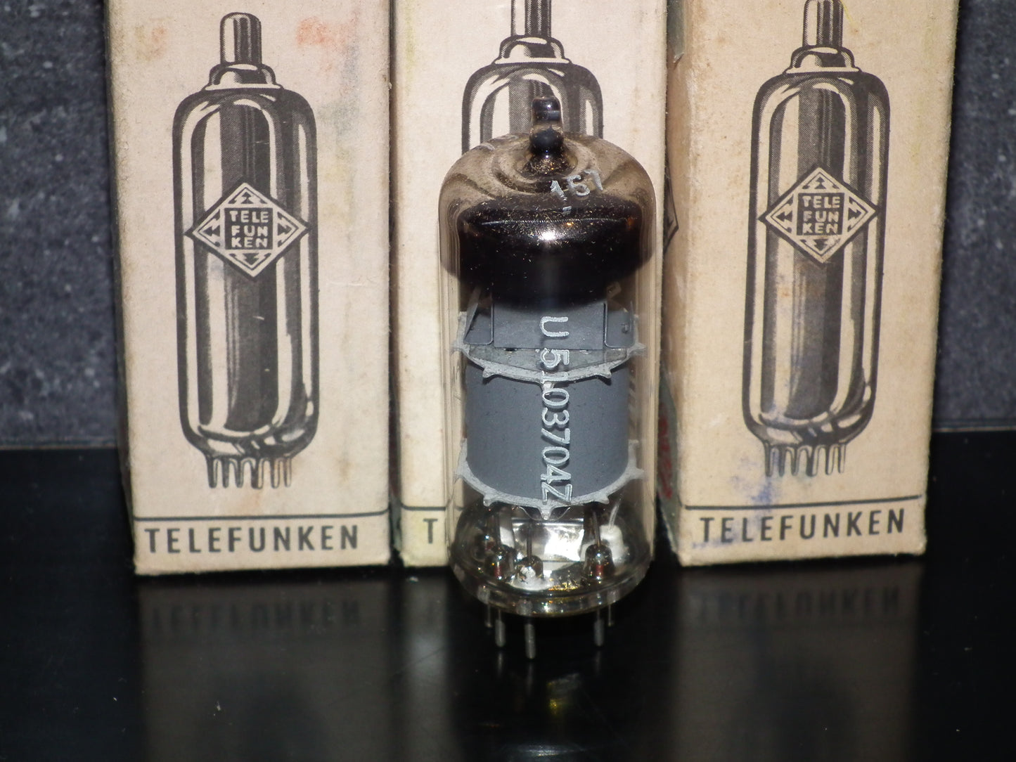 EF804S Telefunken NOS NIB Low Noise Microphone Pentode Diamond Bottom Sealed