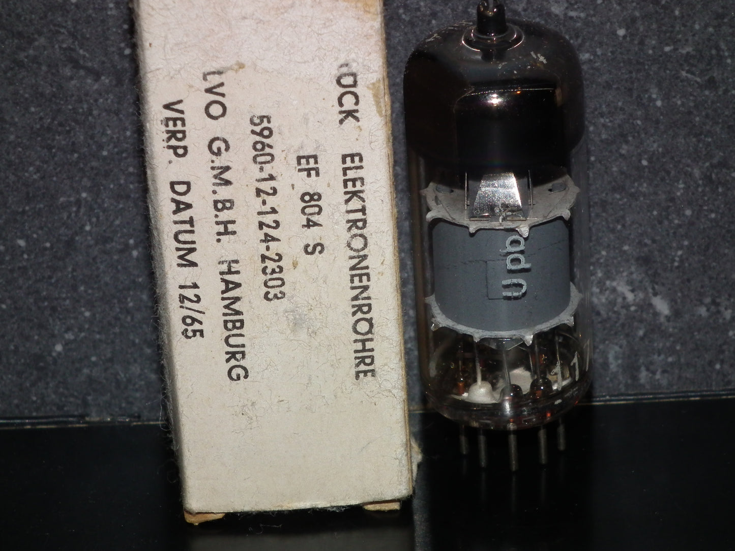 EF804S Telefunken Valvo NOS NIB Low Noise Microphone Pentode Diamond Bottom