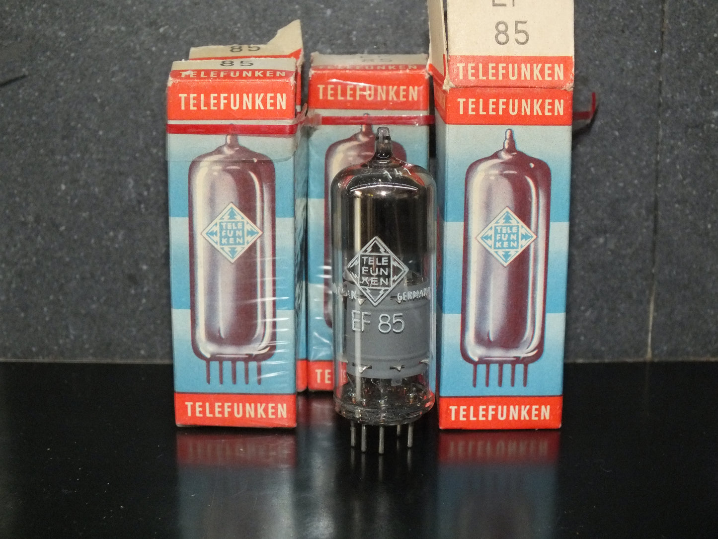 EF85 Telefunken 6BY7 NOS NIB West Germany Diamond Bottom