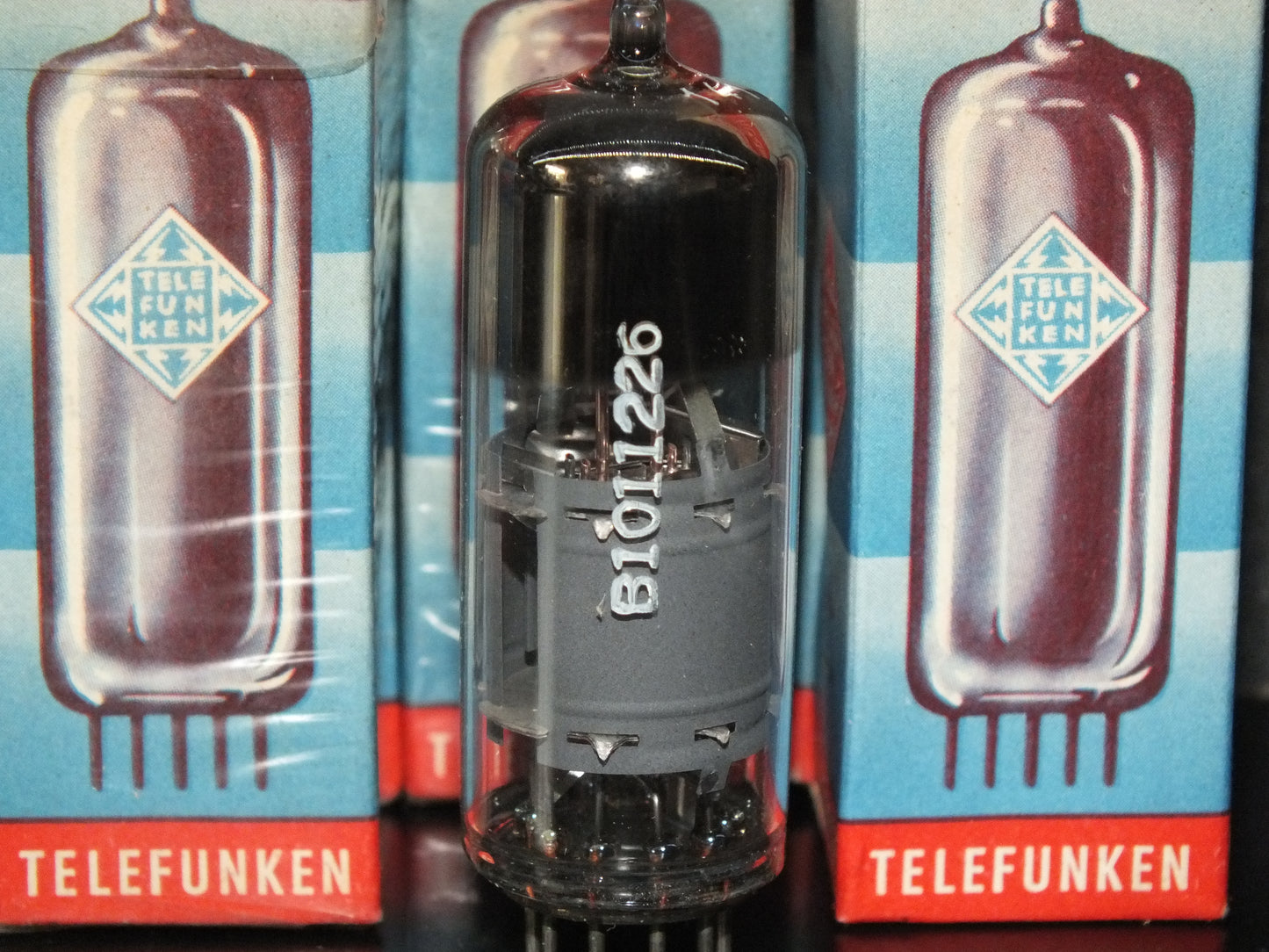 EF85 Telefunken 6BY7 NOS NIB West Germany Diamond Bottom