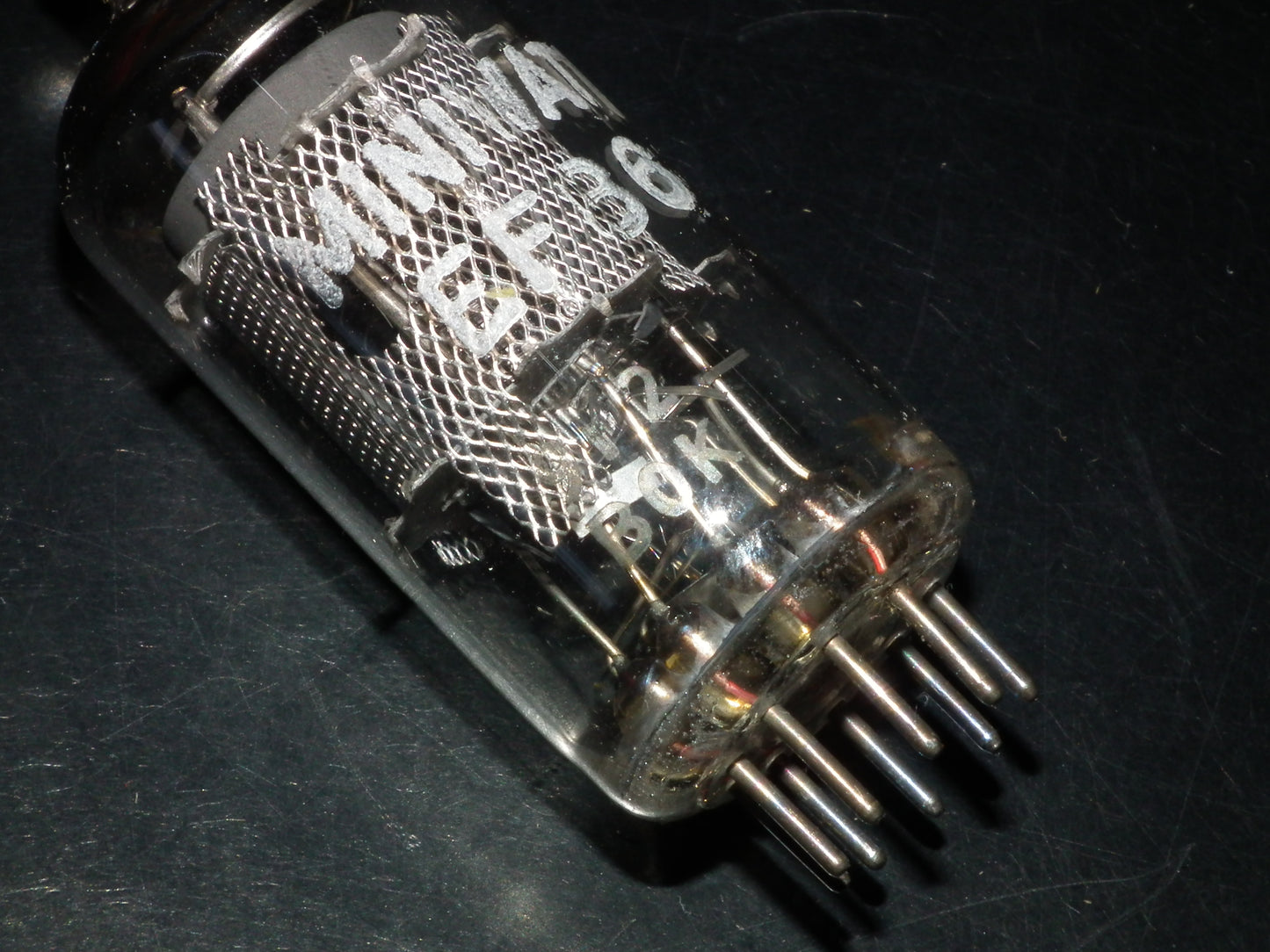 EF86 Mullard Blackburn 6267 NOS NIB big ring getter 1960