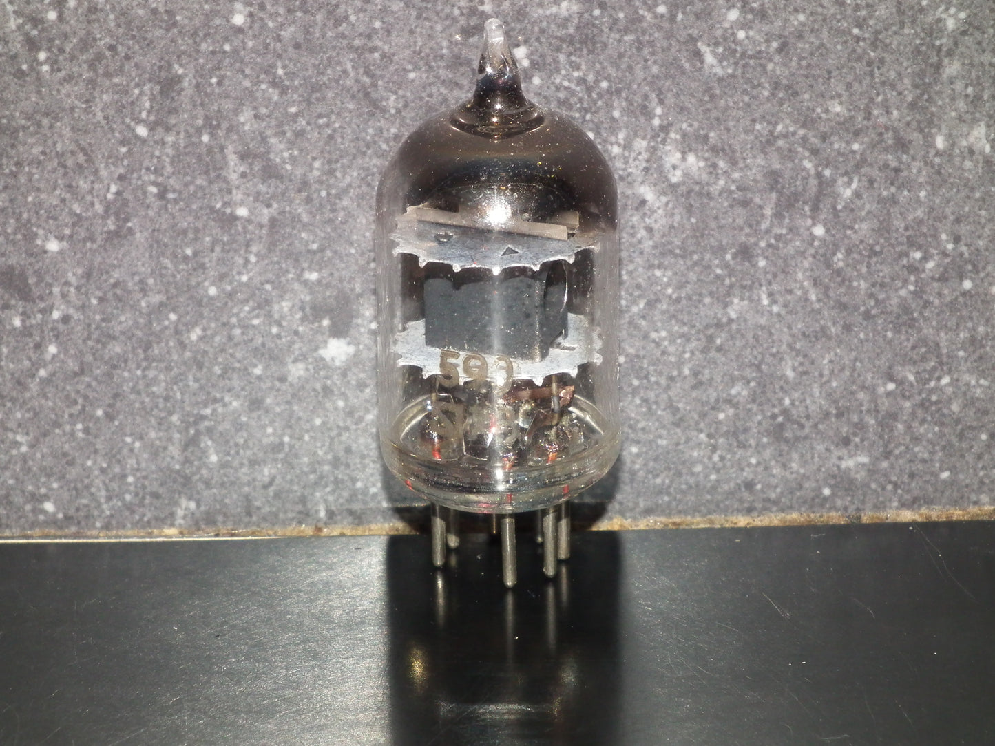 5654 Mullard EF95 6AK5 CV850 RARE Square Getter Whyteleafe
