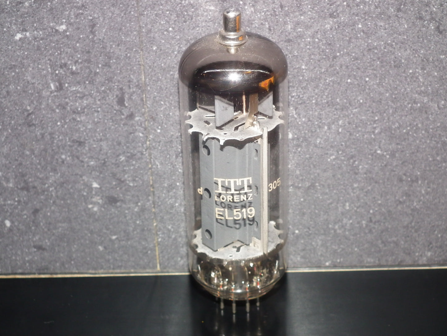 One tube (1 pcs) EL519 ITT Lorenz NOS
