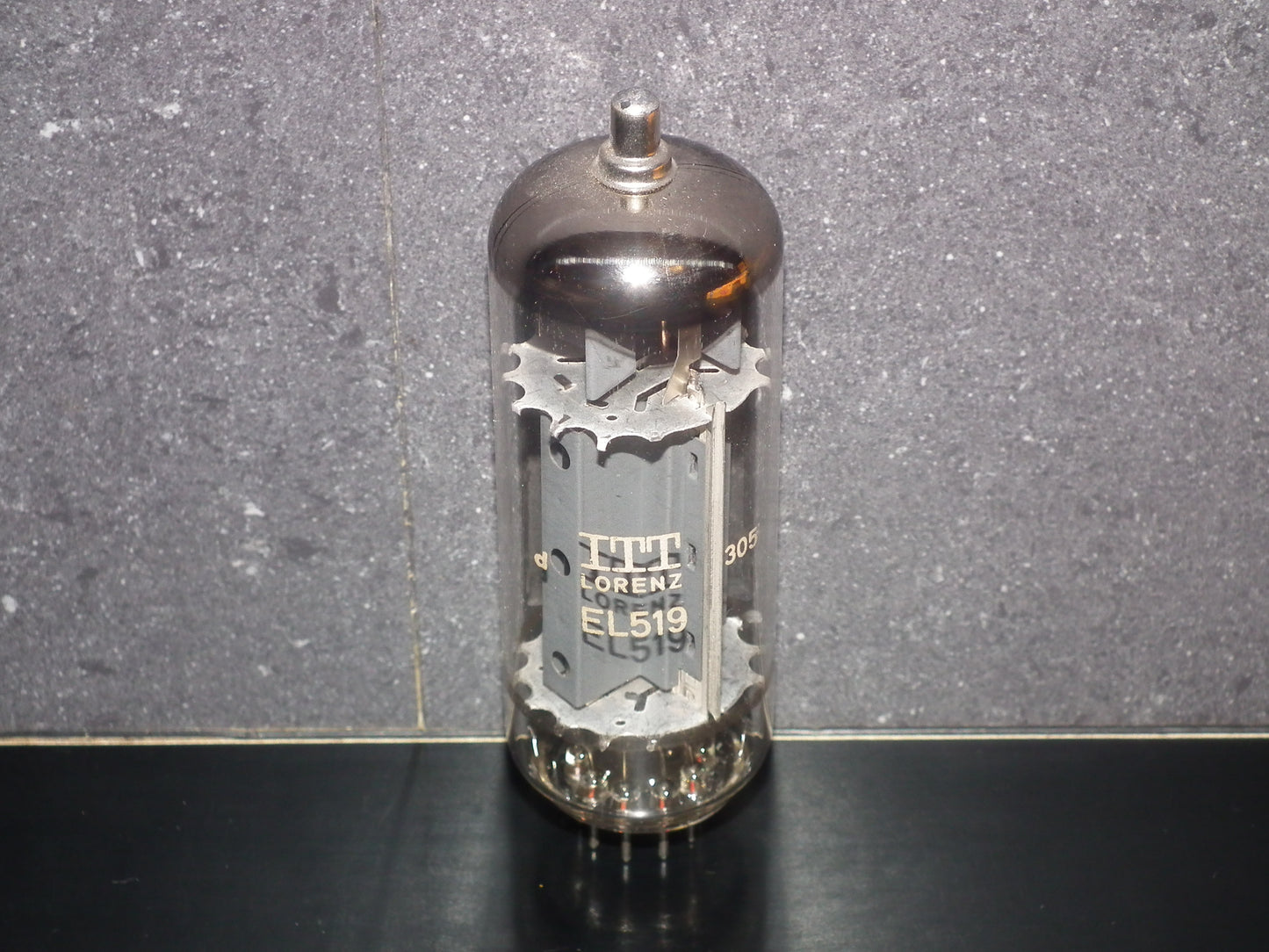 One tube (1 pcs) EL519 ITT Lorenz NOS