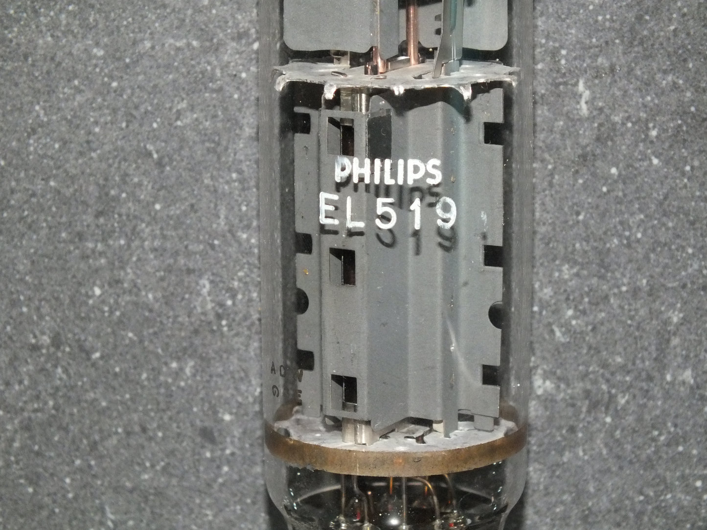 One tube (1 pcs) EL519 Philips NOS 6KG6