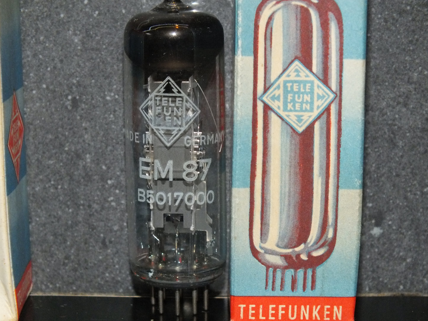 EM87 Telefunken NOS NIB Magic Eye Tuning Eye Old European Tube Radio Receiver