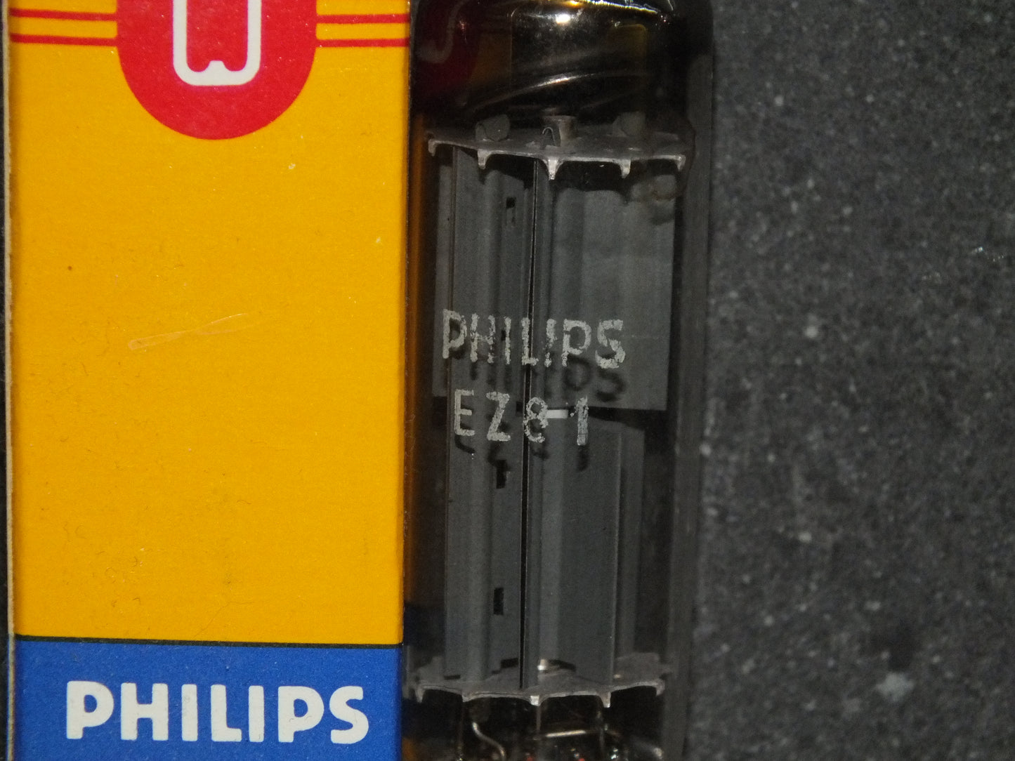 EZ81 Philips Mullard 6CA4 NOS NIB Inclined Getter