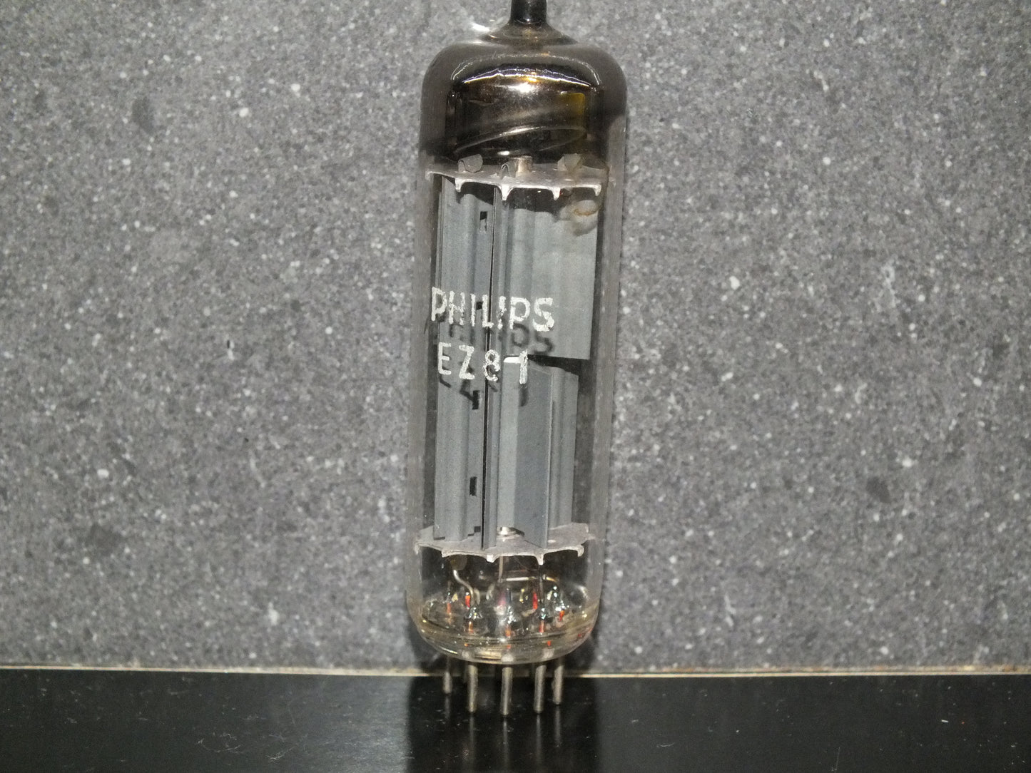 EZ81 Philips Mullard 6CA4 NOS NIB Inclined Getter