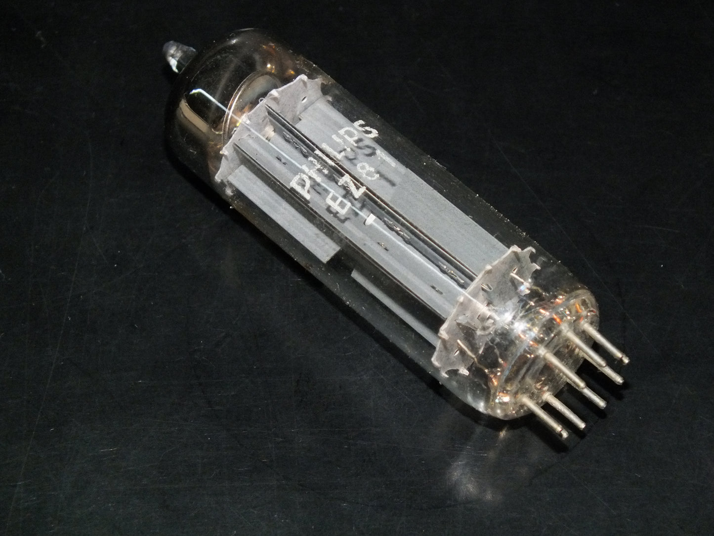 EZ81 Philips Mullard 6CA4 NOS NIB Inclined Getter