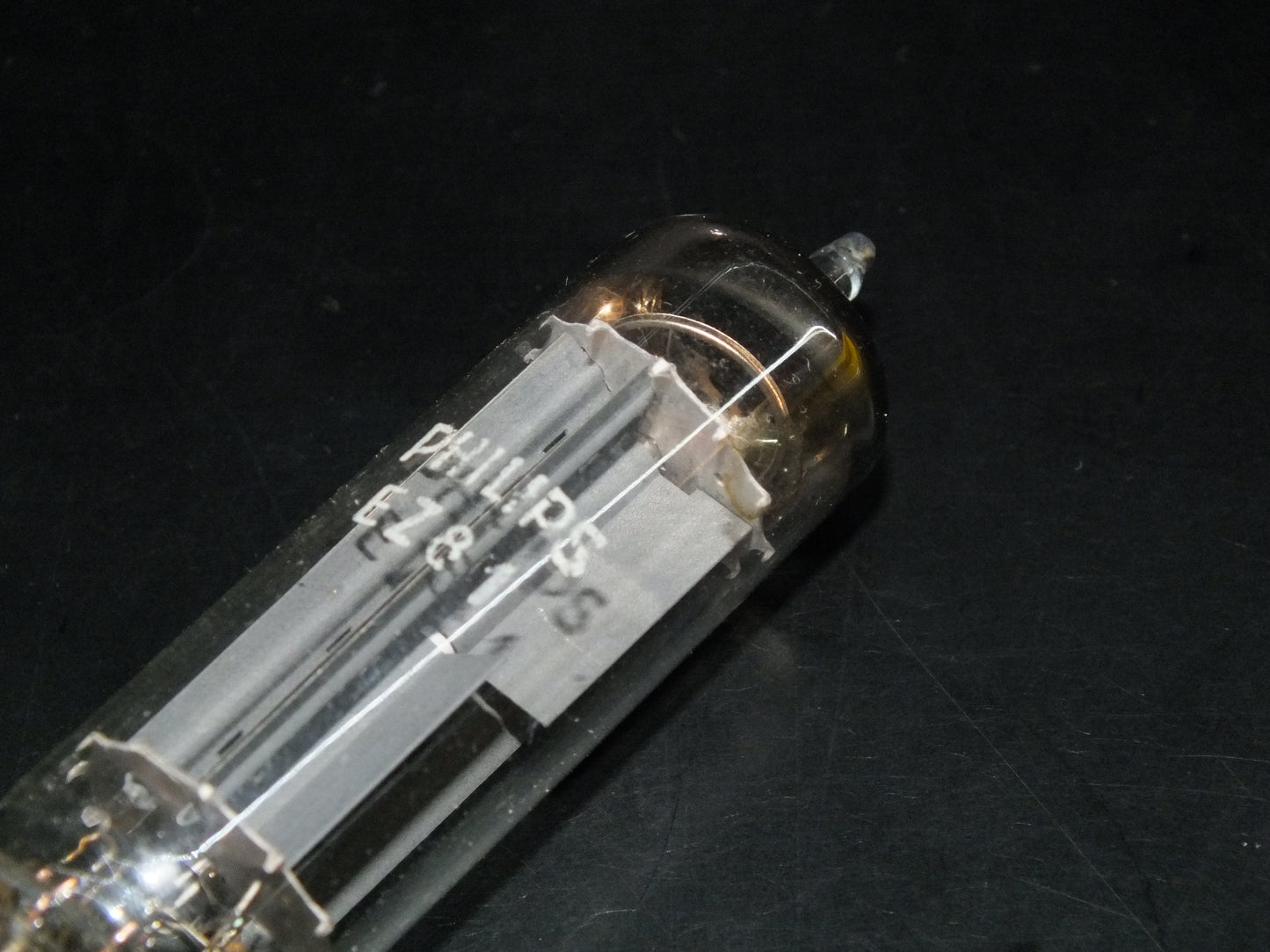 EZ81 Philips Mullard 6CA4 NOS NIB Inclined Getter