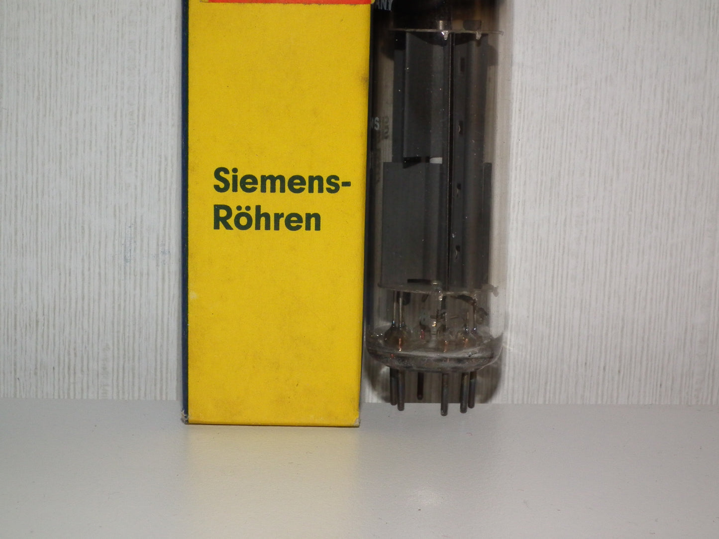 EZ81 Mullard 6CA4 NOS NIB Blackburn Square Getter Branded Siemens