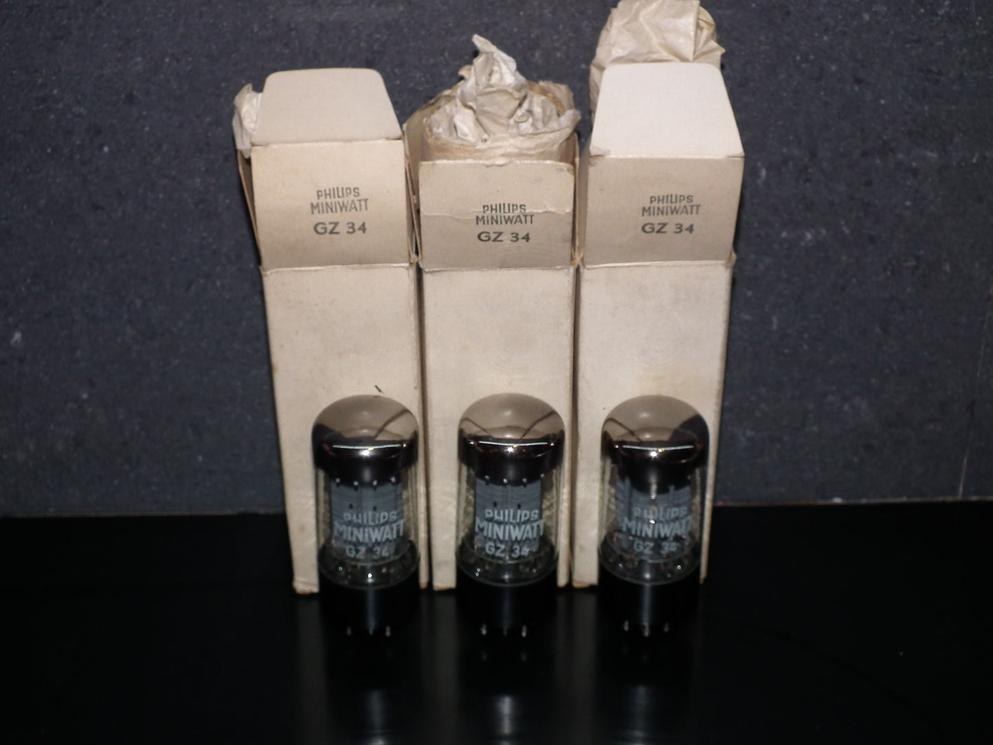 GZ34 Mullard Philips 5AR4 OO Getter NOS NIB f32 B6 Blackburn 1966 Dual O Getter