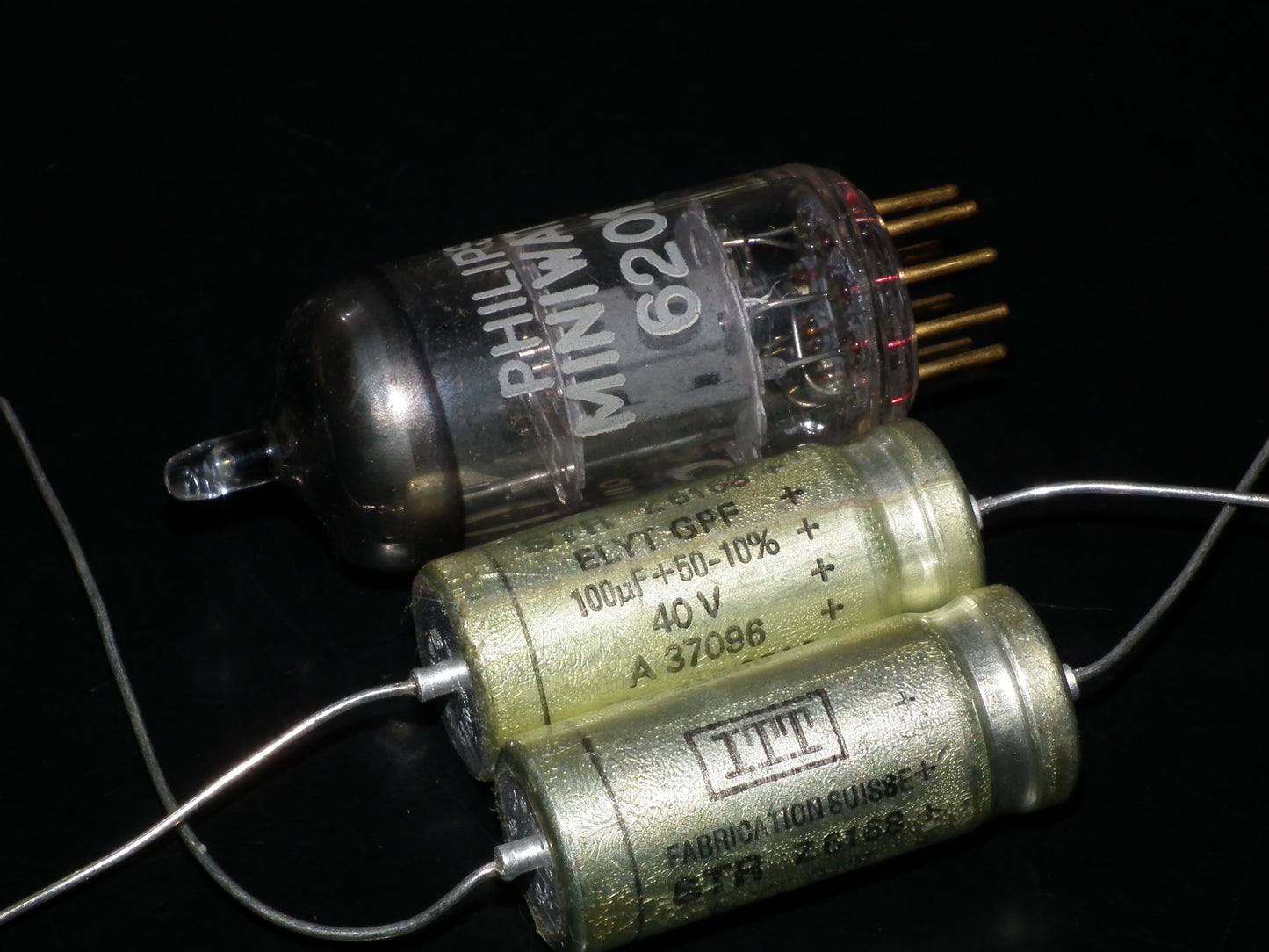 Two (2 pcs) Vintage NOS Capacitors ITT 100uF 40V SWISS MADE