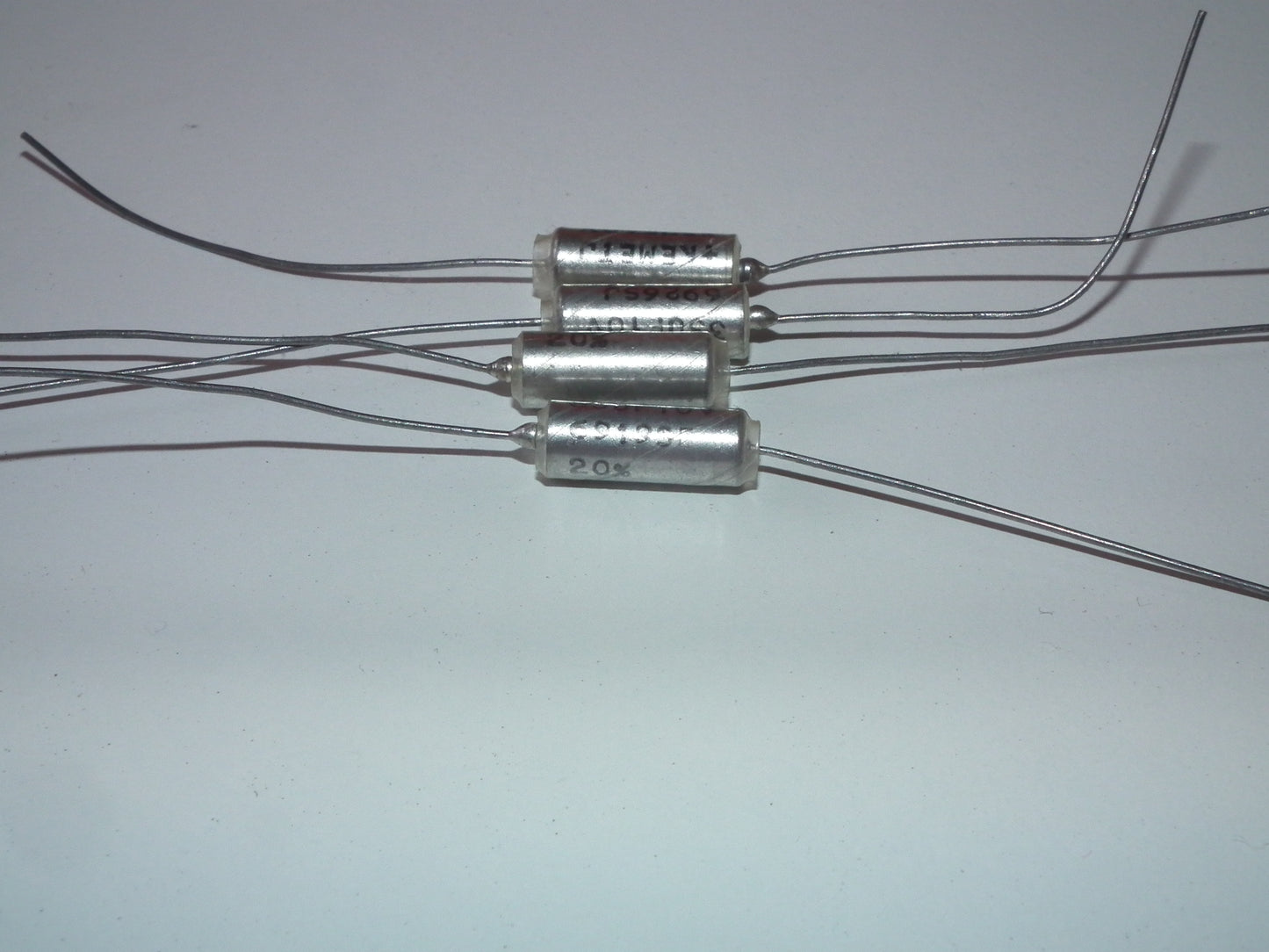 Four vintage silver tantalum KEMET capacitors 33uF/10V NOS (4 pcs) 33mfd