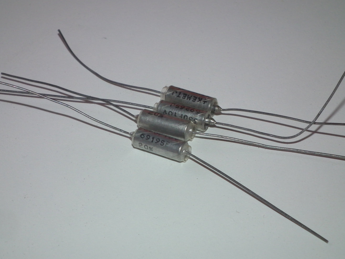 Four vintage silver tantalum KEMET capacitors 33uF/10V NOS (4 pcs) 33mfd