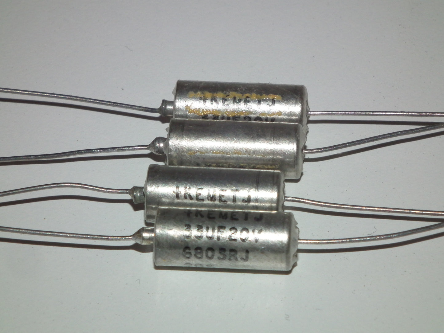 Four vintage silver tantalum KEMET capacitors 33uF/20V NOS (4 pcs) 33mfd