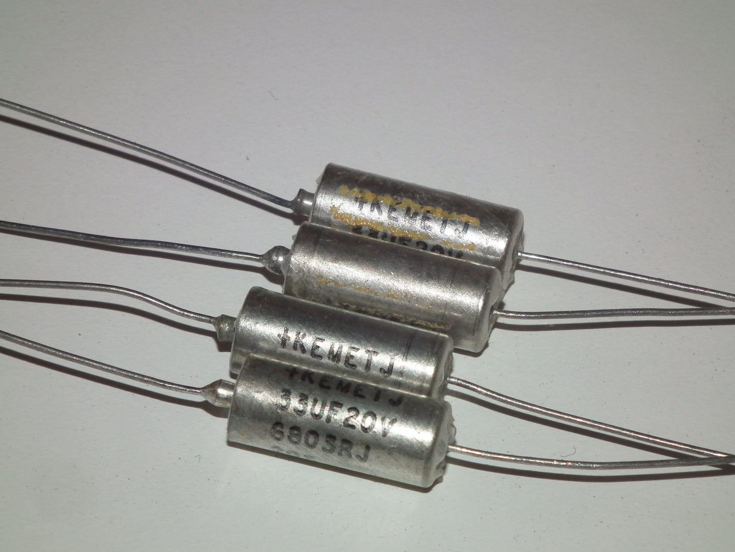 Four vintage silver tantalum KEMET capacitors 33uF/20V NOS (4 pcs) 33mfd
