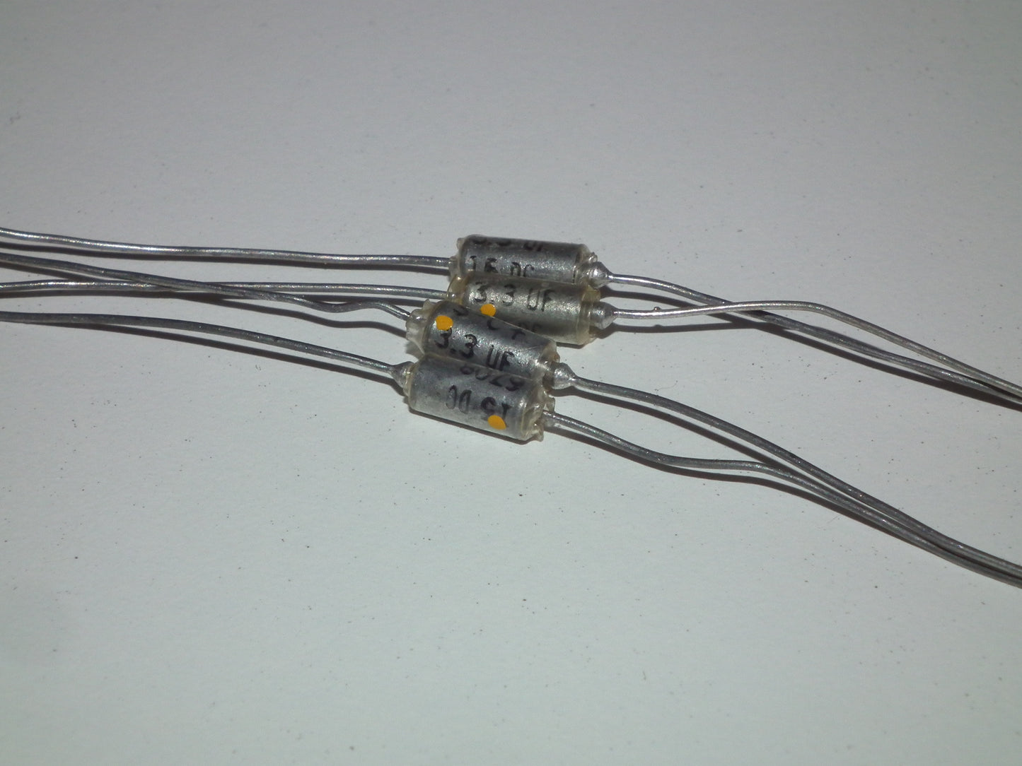 Four vintage silver tantalum KEMET capacitors 3u3 15V NOS (4 pcs) 3.3mfd