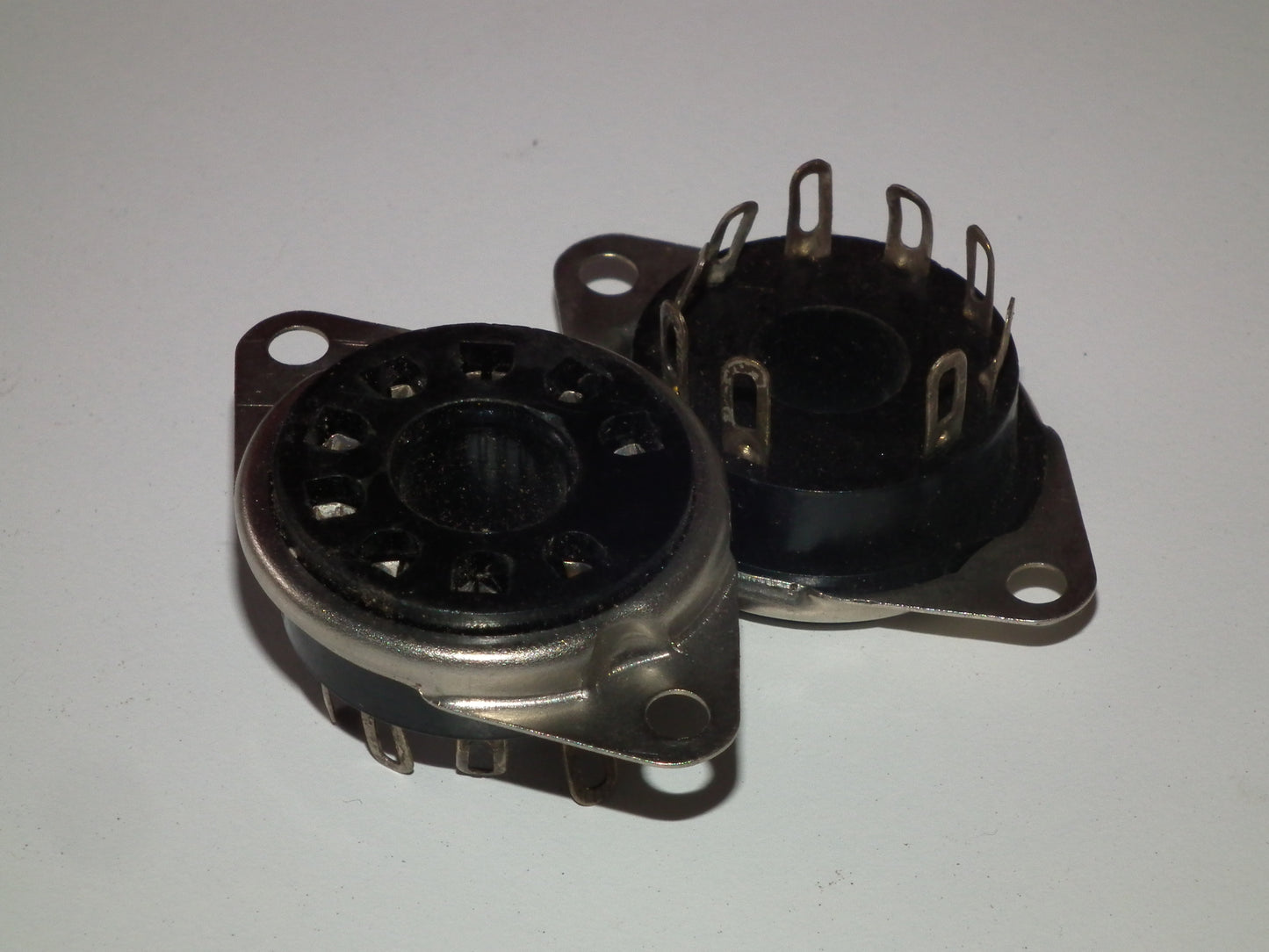 TWO VINTAGE NOS MAGNOVAL Black BAKELITE Sockets Valve Base PL519 40KG6 EL519