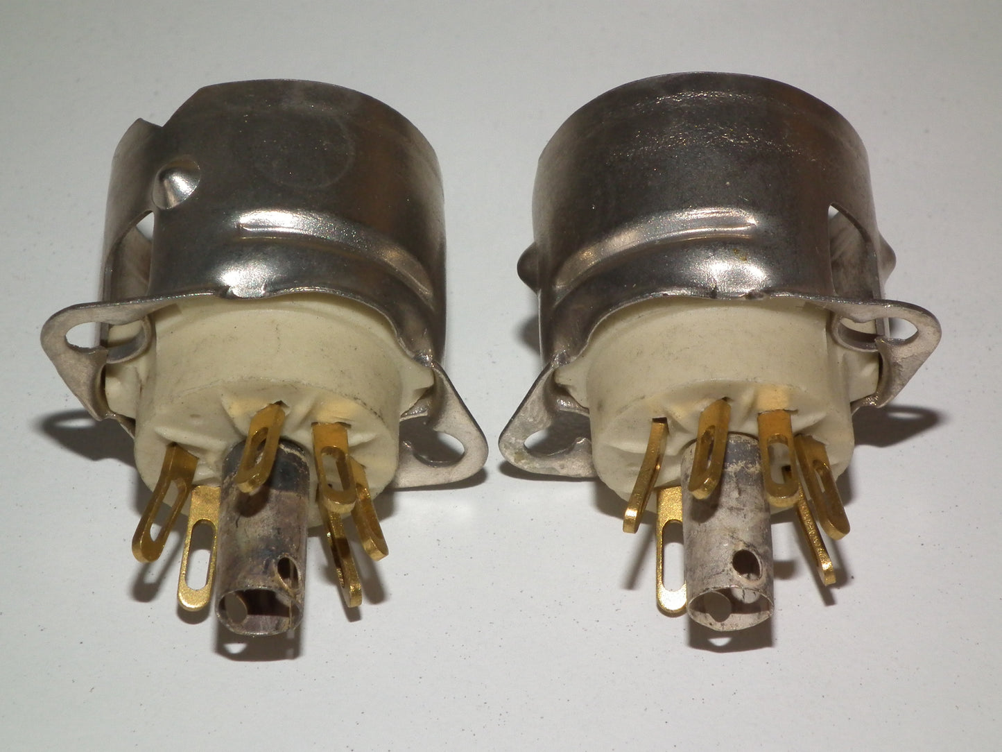 TWO VINTAGE NOS MINIATUR 7 Pin Vacuum Tube CERAMIC Sockets EL95 EF95
