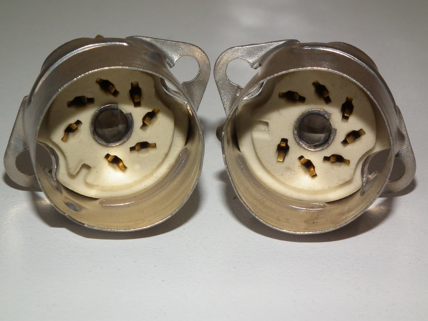 TWO VINTAGE NOS MINIATUR 7 Pin Vacuum Tube CERAMIC Sockets EL95 EF95