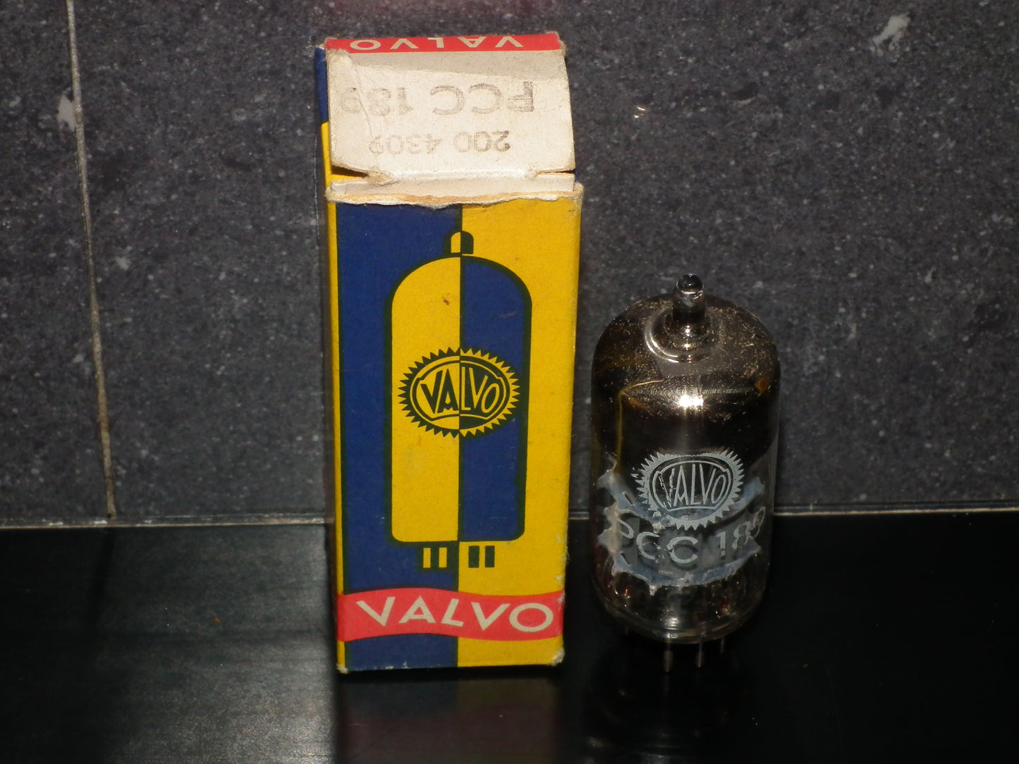 PCC189 7ES8 Valvo NOS NIB Audio Compressor