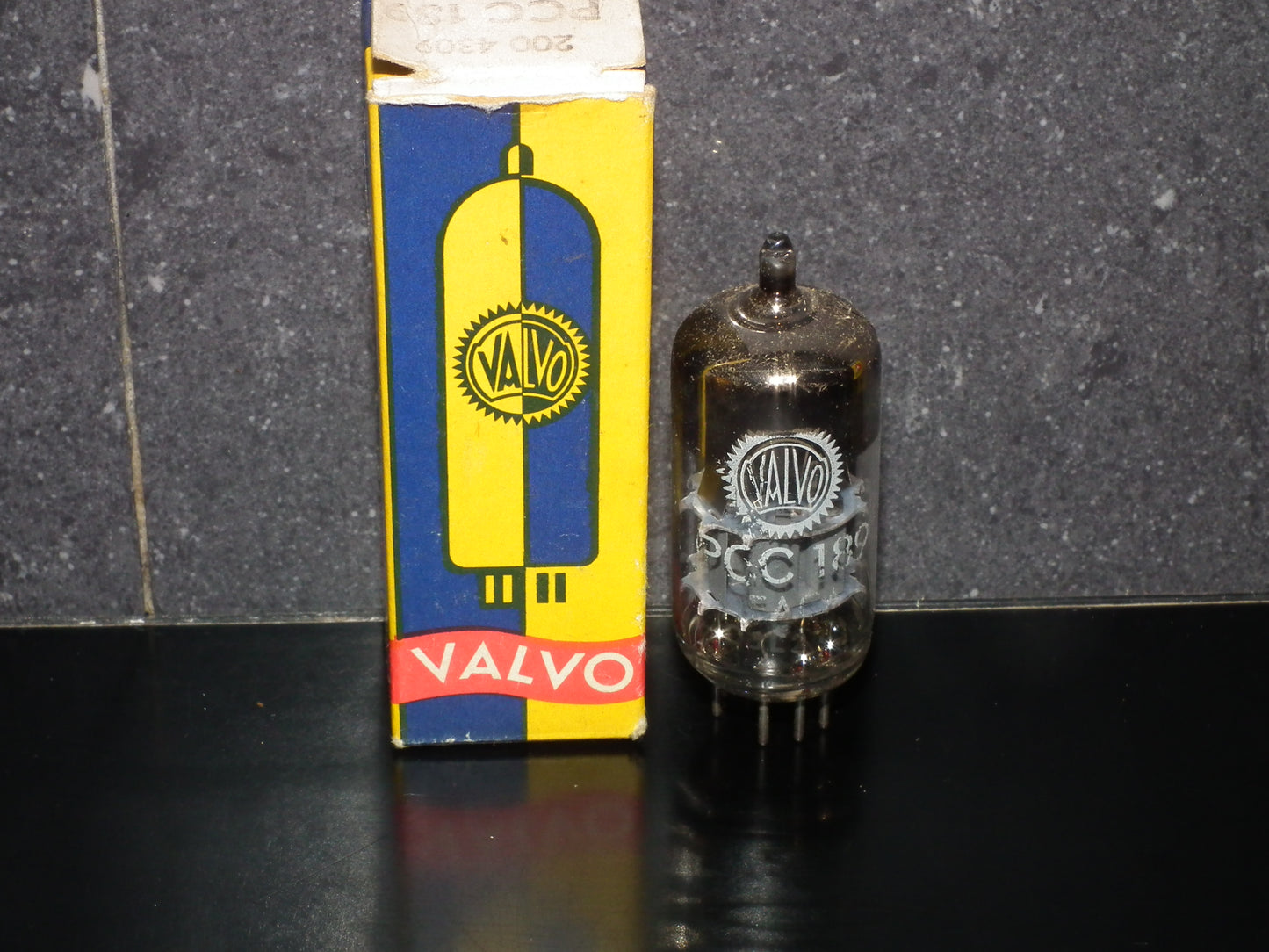PCC189 7ES8 Valvo NOS NIB Audio Compressor