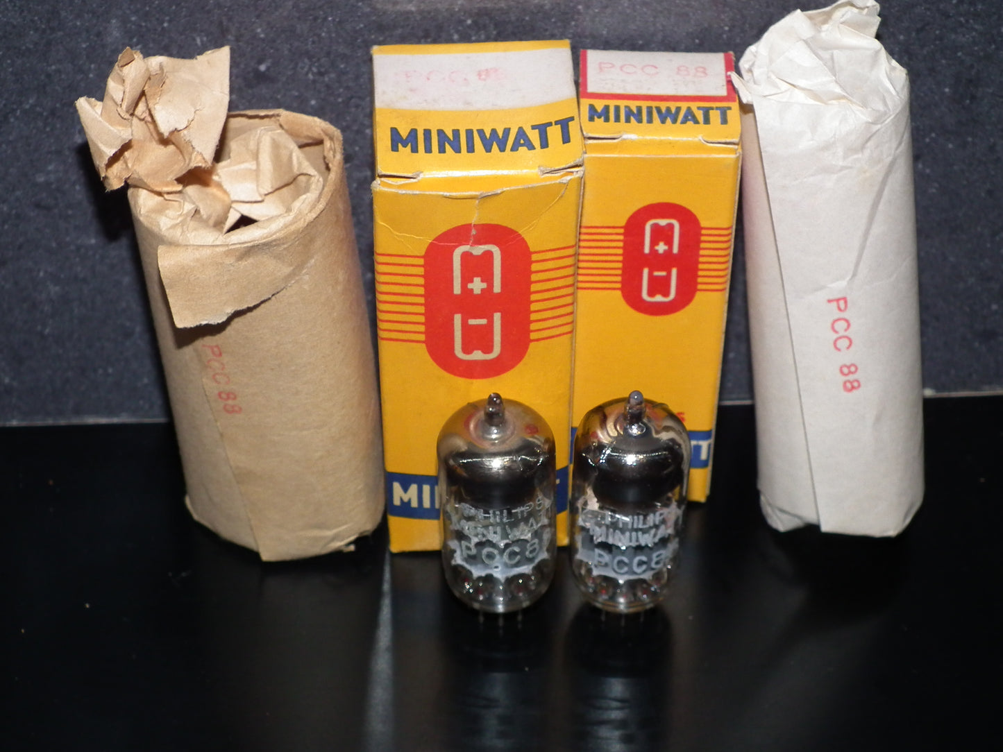 PCC88 Philips 7DJ8 Platinum Matched Pair Dual Stage Getter Gray Shield 1963