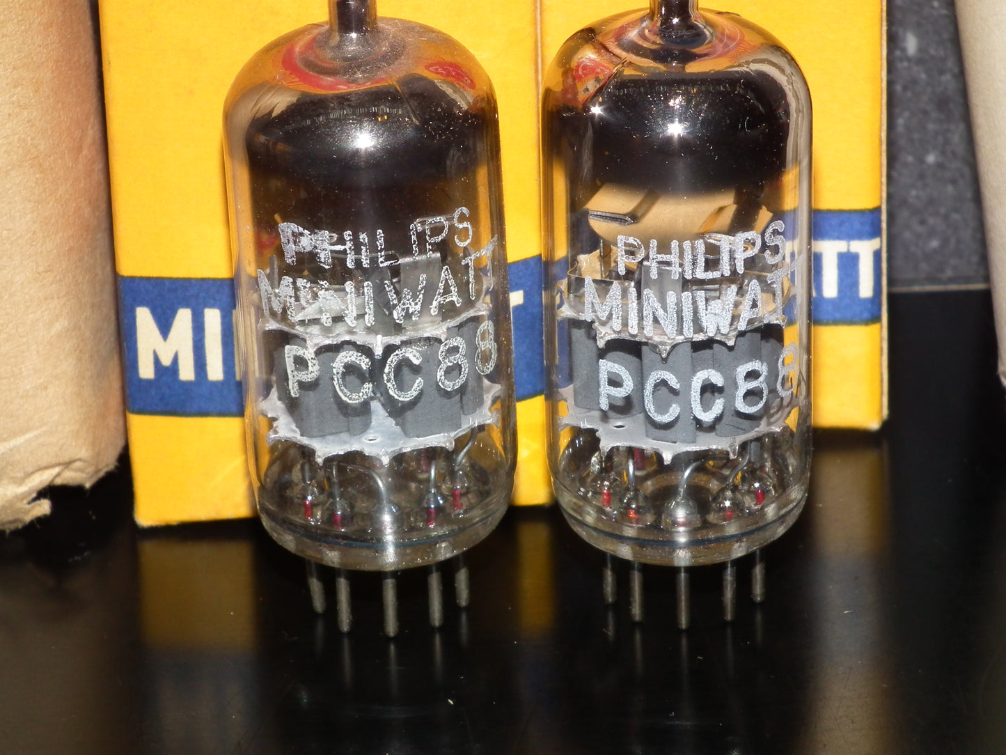 PCC88 Philips 7DJ8 Platinum Matched Pair Dual Stage Getter Gray Shield 1963