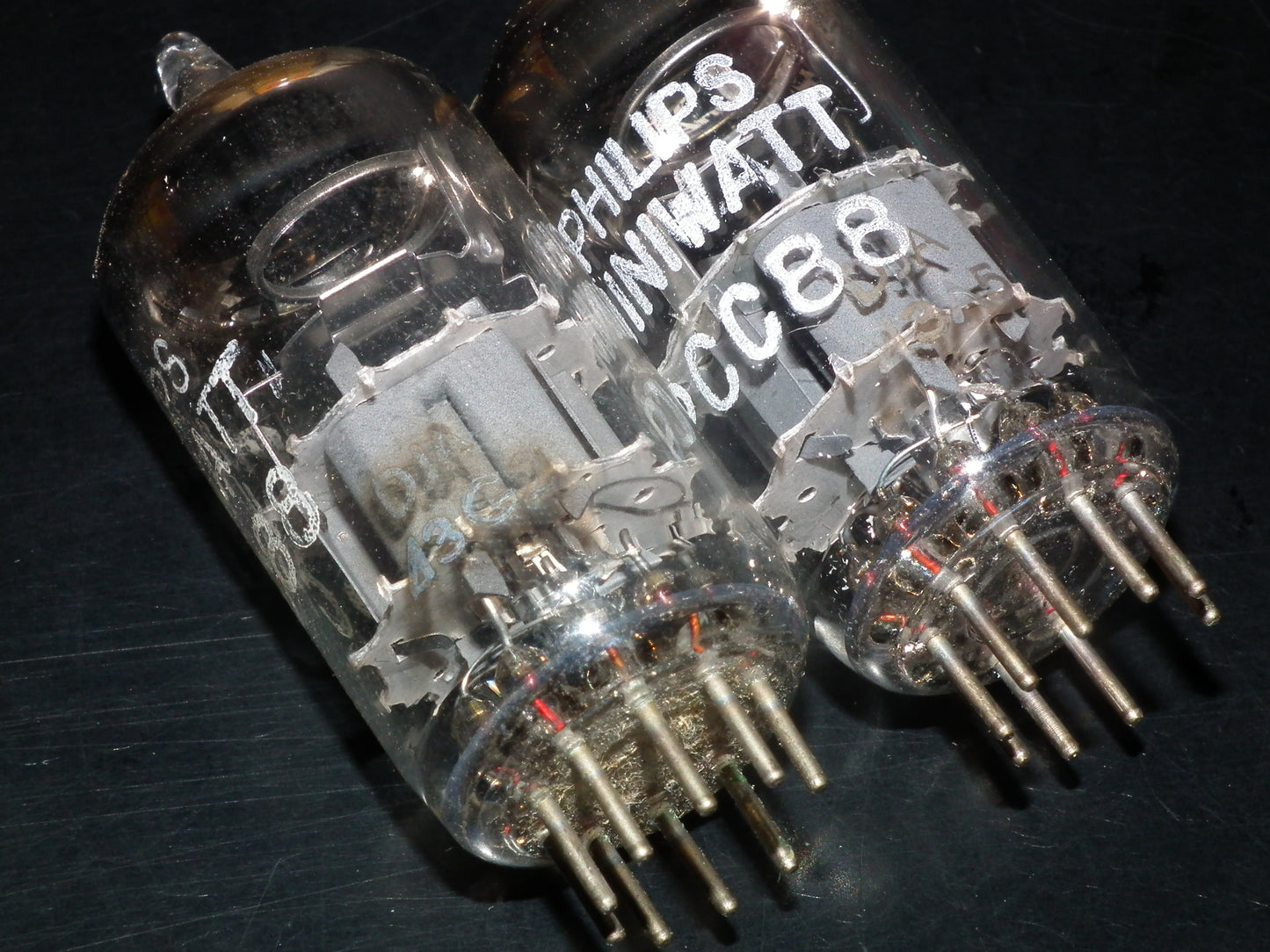 PCC88 Philips 7DJ8 Platinum Matched Pair Dual Stage Getter Gray Shield 1963