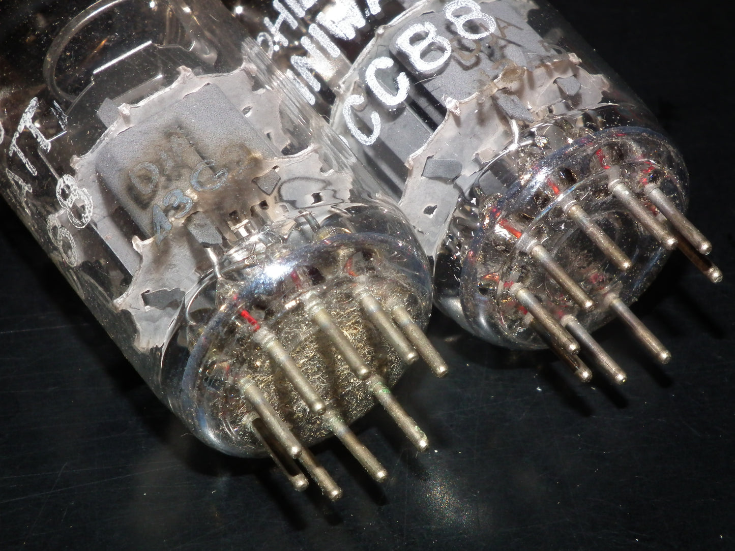 PCC88 Philips 7DJ8 Platinum Matched Pair Dual Stage Getter Gray Shield 1963