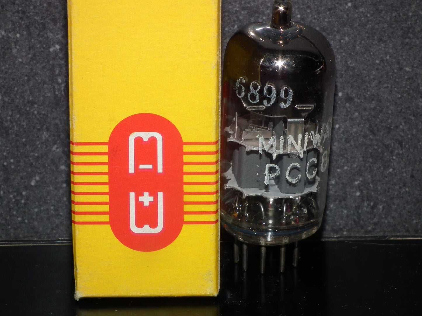 PCC88 Philips 7DJ8 NOS NIB Dual Stage Getter Gray Shield Heerlen