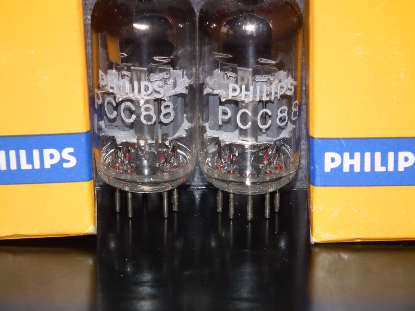 PCC88 Philips 7DJ8 Platinum Matched Pair NOS NIB RARE Made in 60s Heerlen