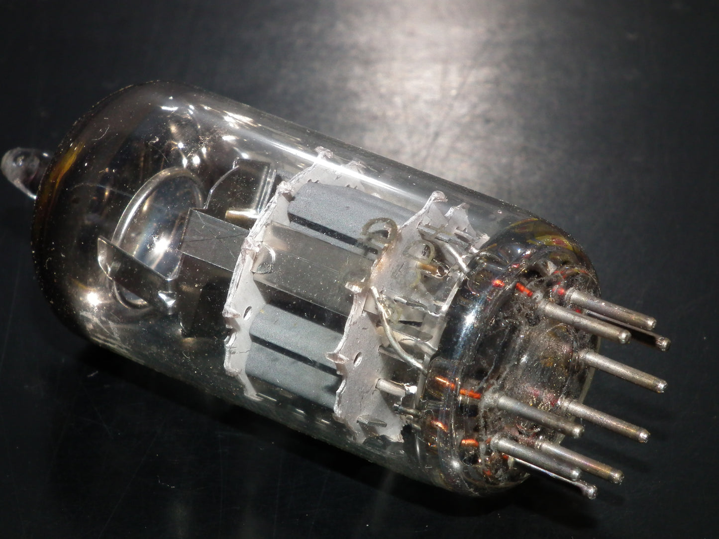PCC88 Philips 7DJ8 NOS NIB Dual Stage Getter Silver Shield Heerlen