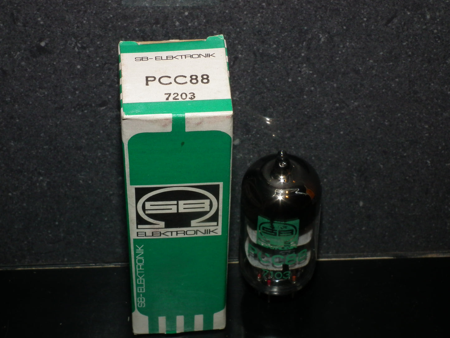 ECC88 PCC88 6DJ8 SB Elektronik Germany NOS NIB Green Logo USSR Made