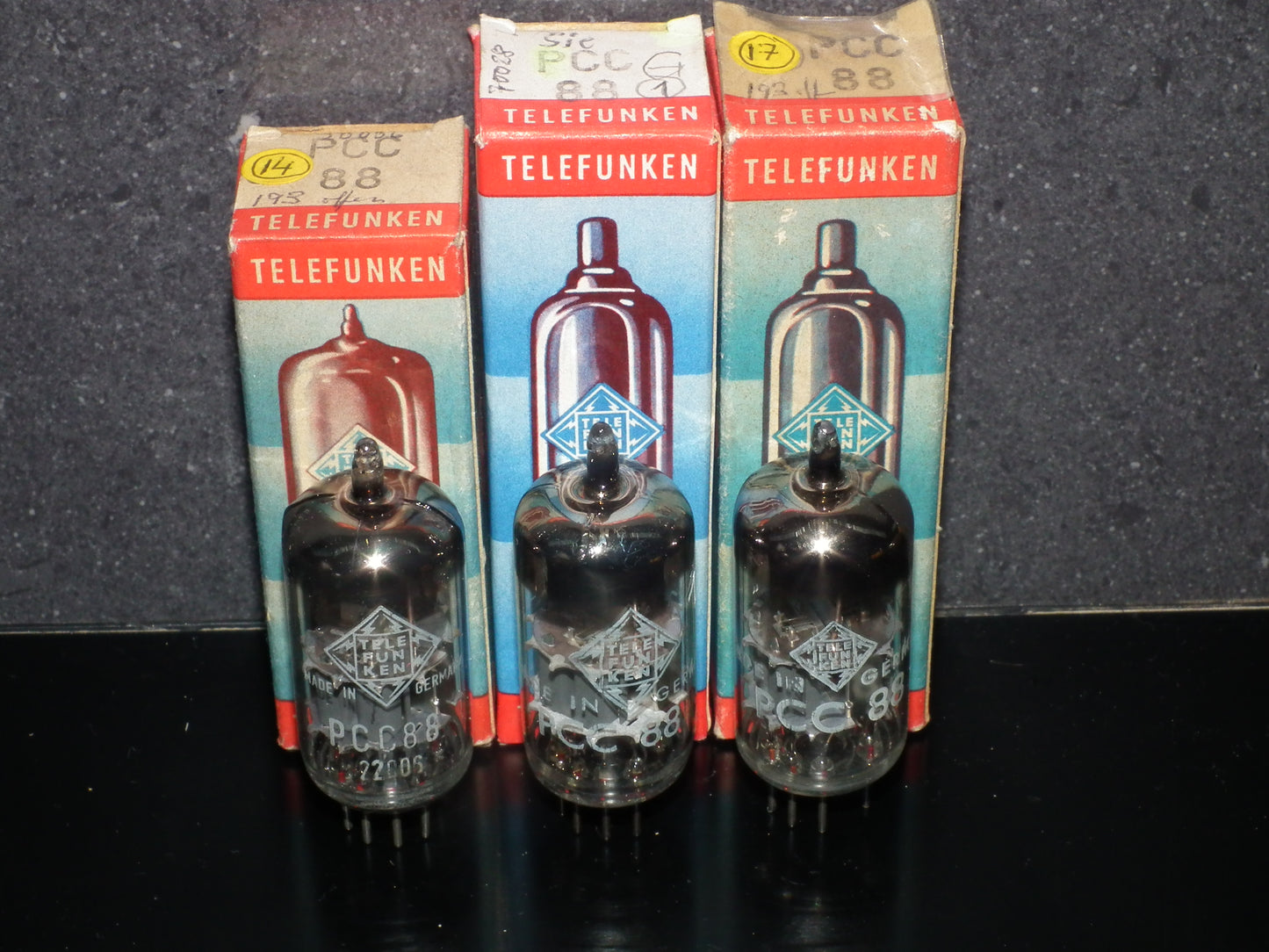 PCC88 Telefunken 7DJ8 NOS NIB balanced sections, low noise, Siemens Munich